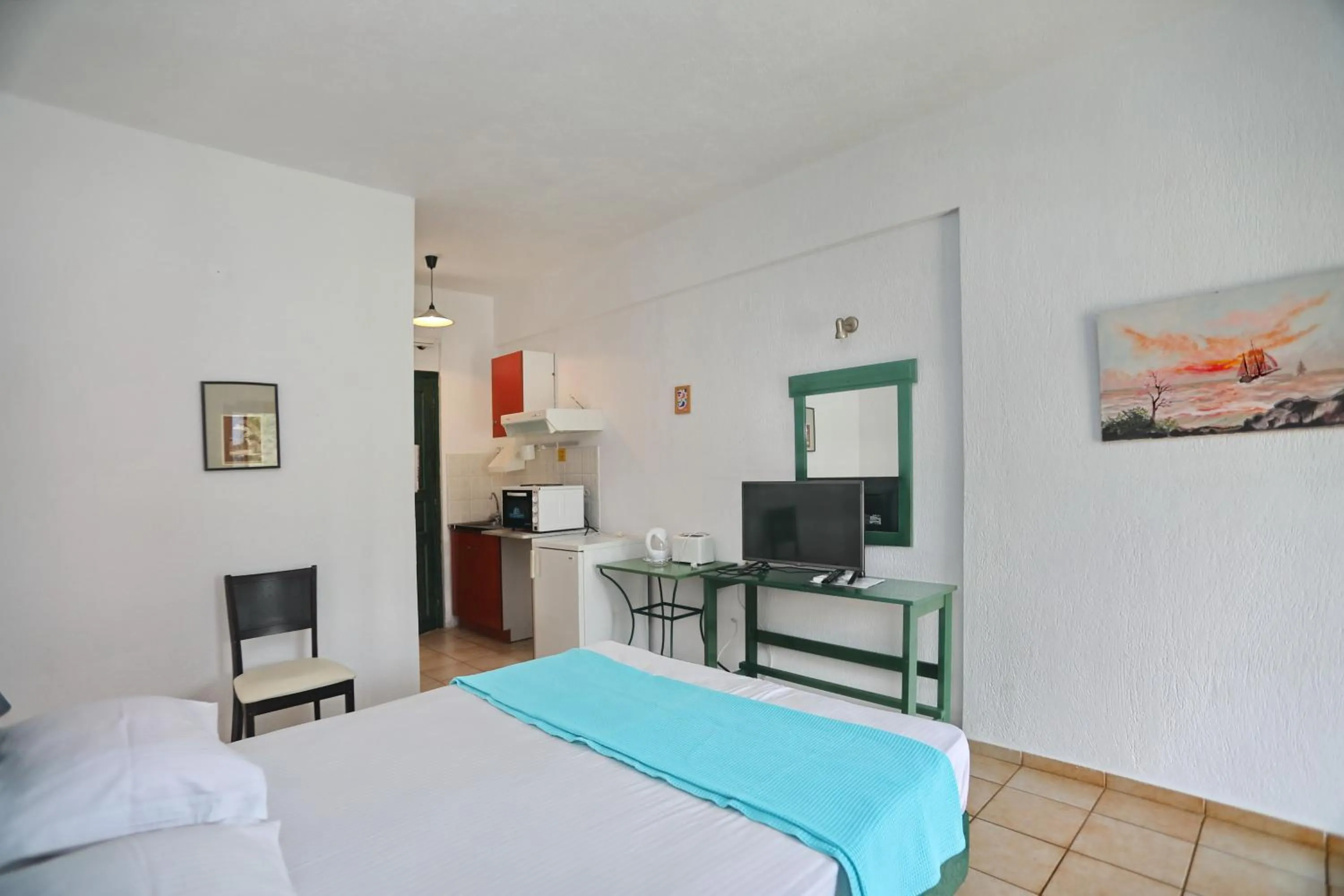 Kitchen or kitchenette, Bed in Liofoto