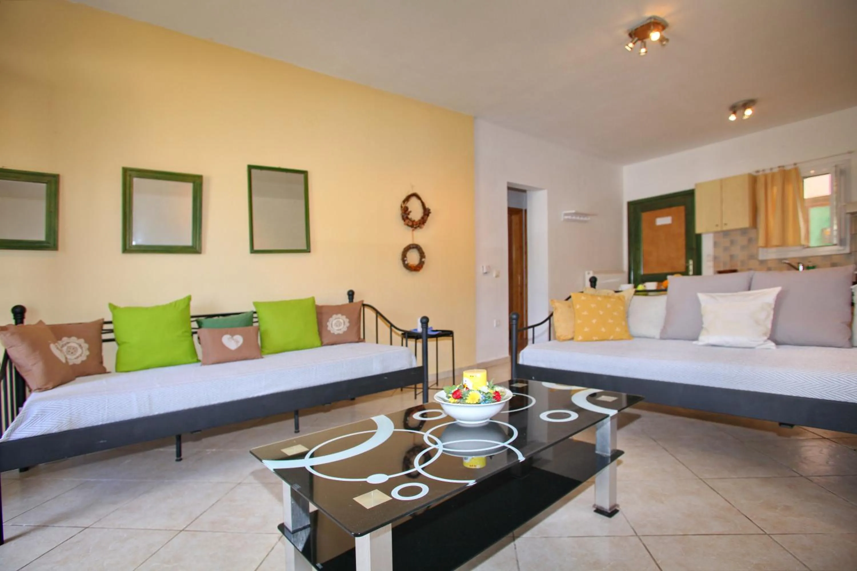 Seating area, Bed in Liofoto