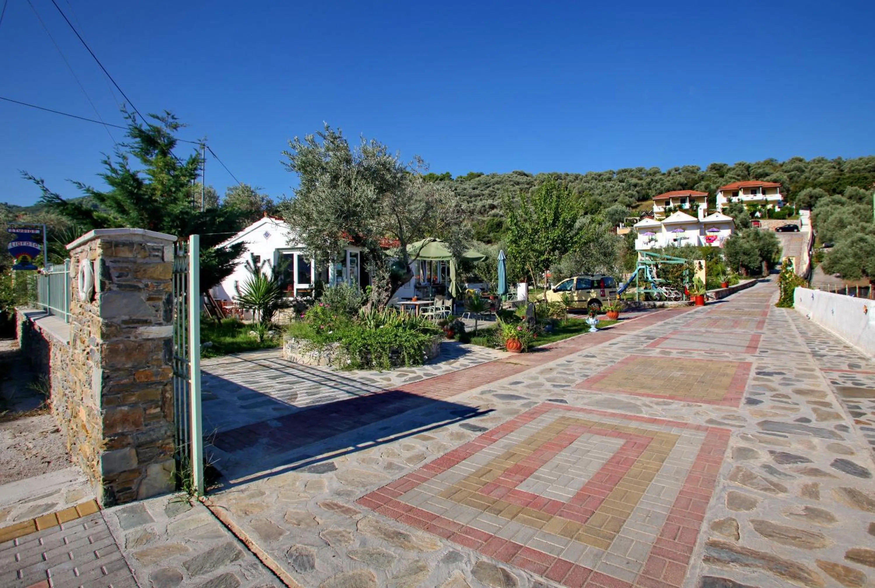 Facade/entrance in Liofoto