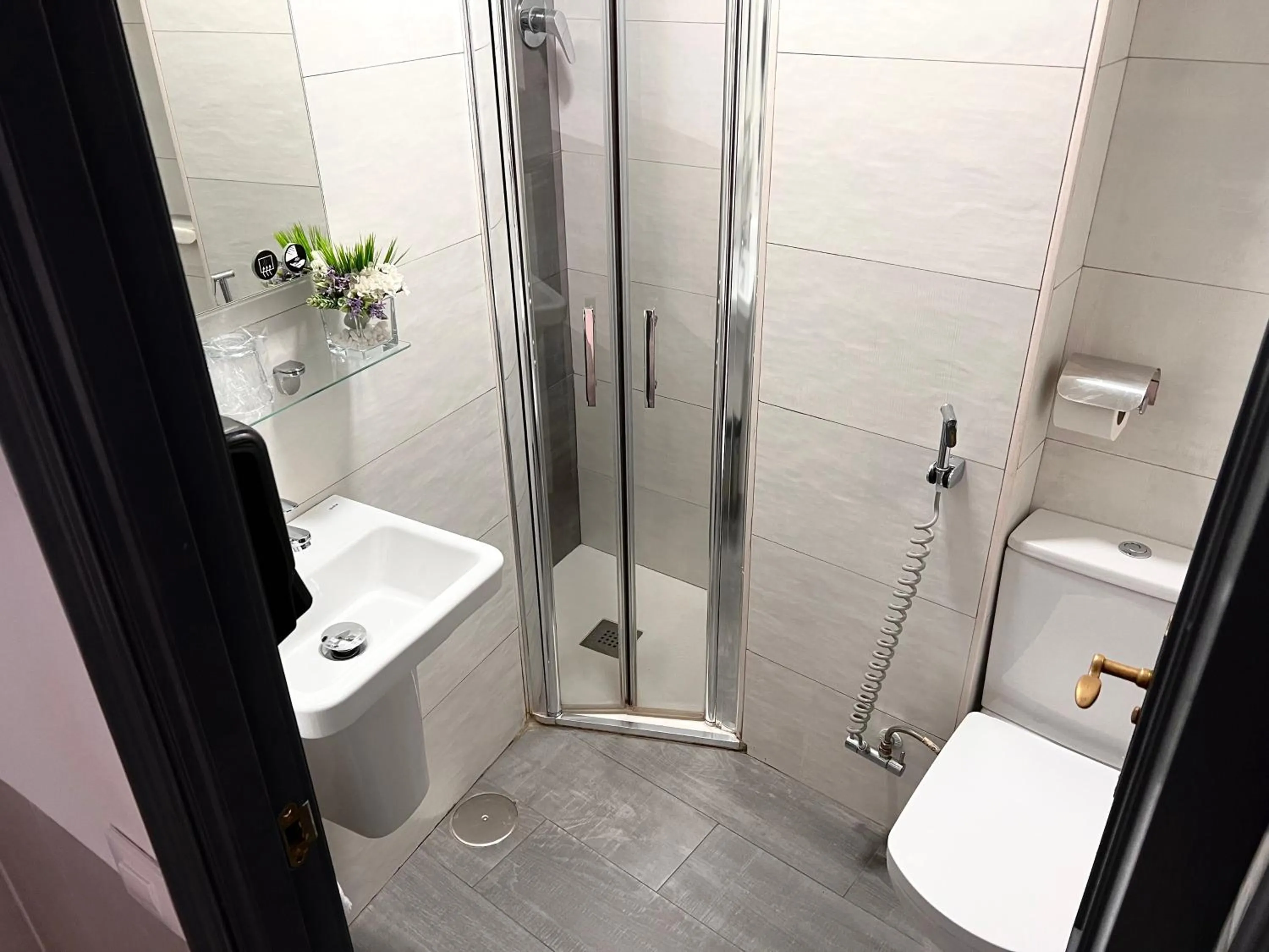 Bathroom in Hostal Paco´s