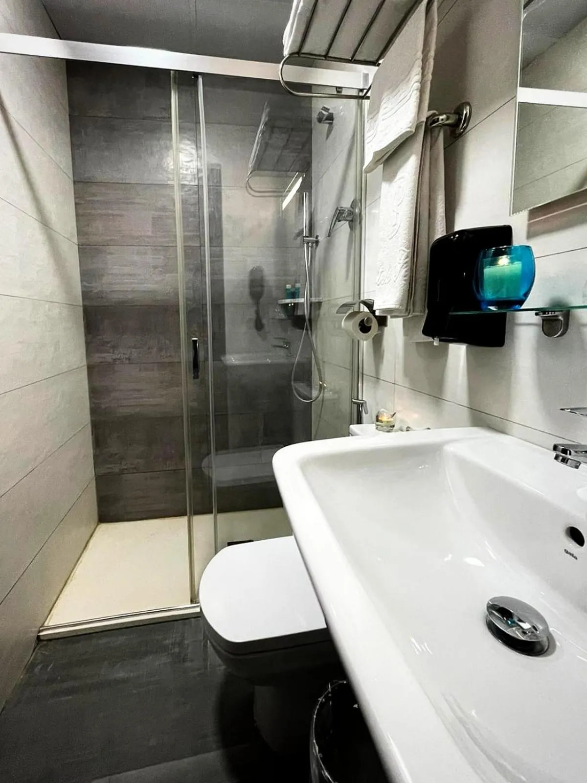 Bathroom in Hostal Paco´s