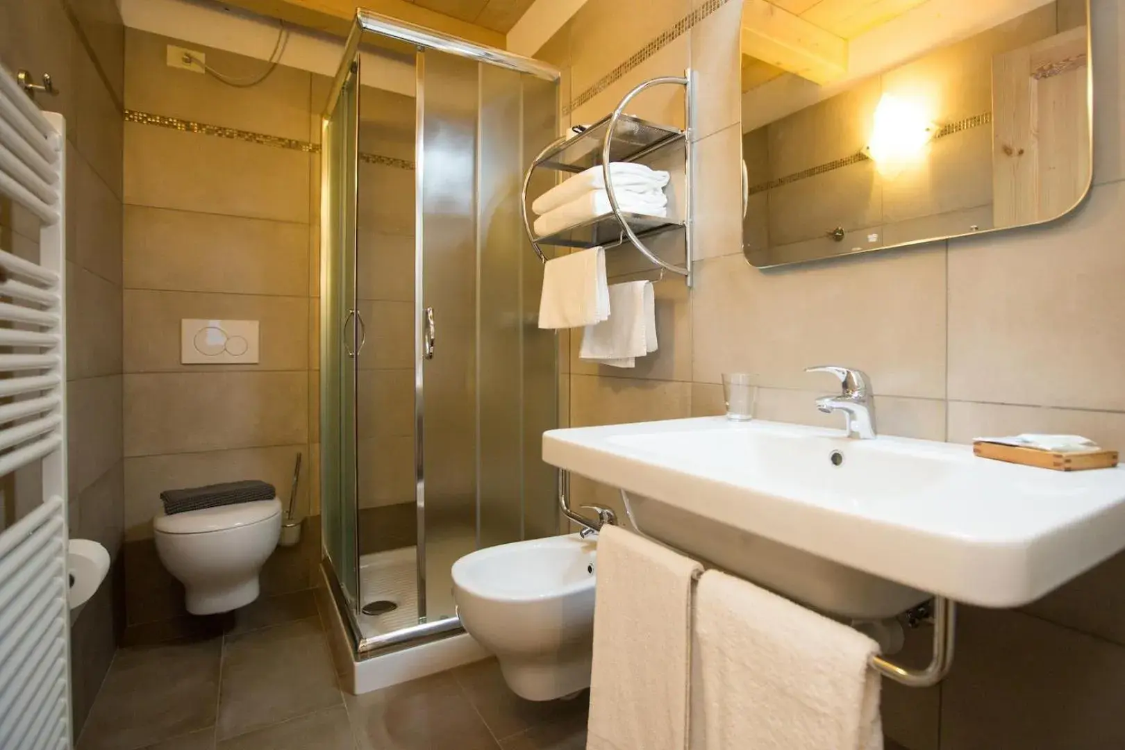 Comfort Single Room in Hotel Restaurant La Barme Comfort Single Room in Hotel Restaurant La Barme