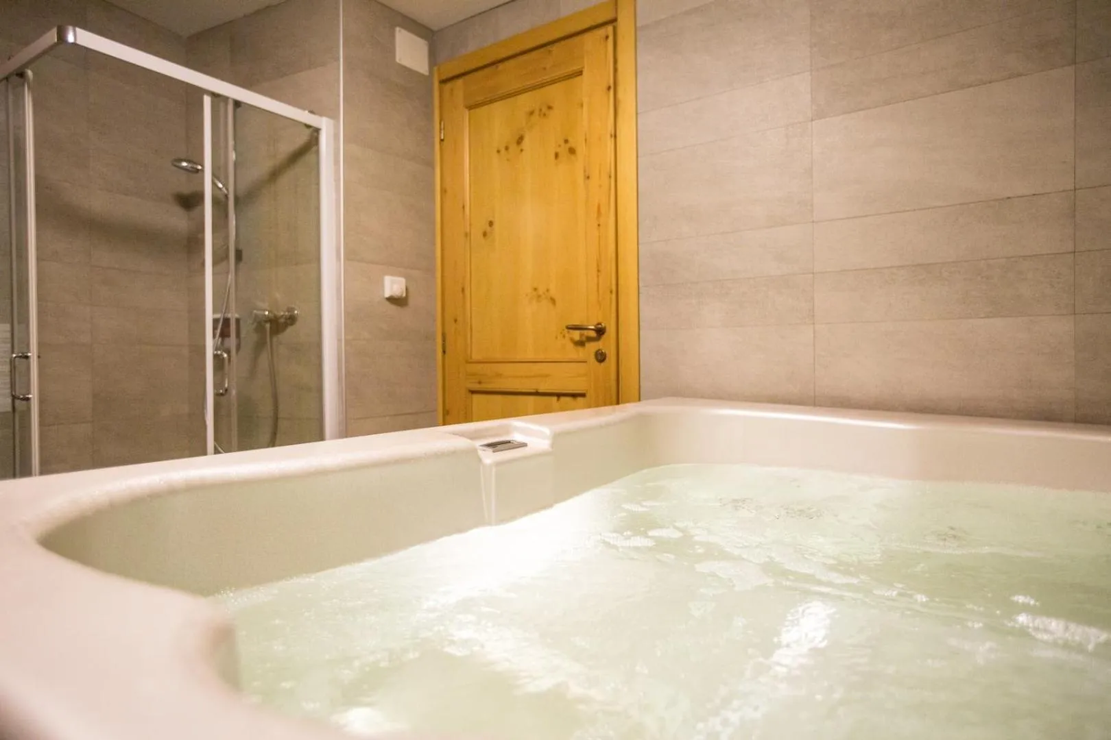 Hot Tub in Hotel Restaurant La Barme