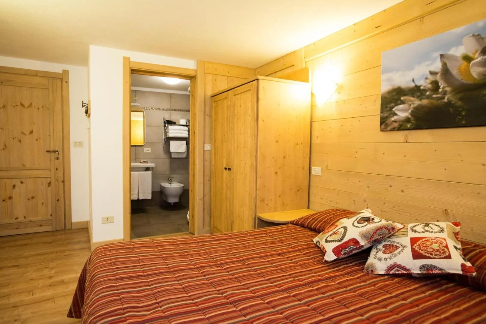 Bedroom, Bed in Hotel Restaurant La Barme