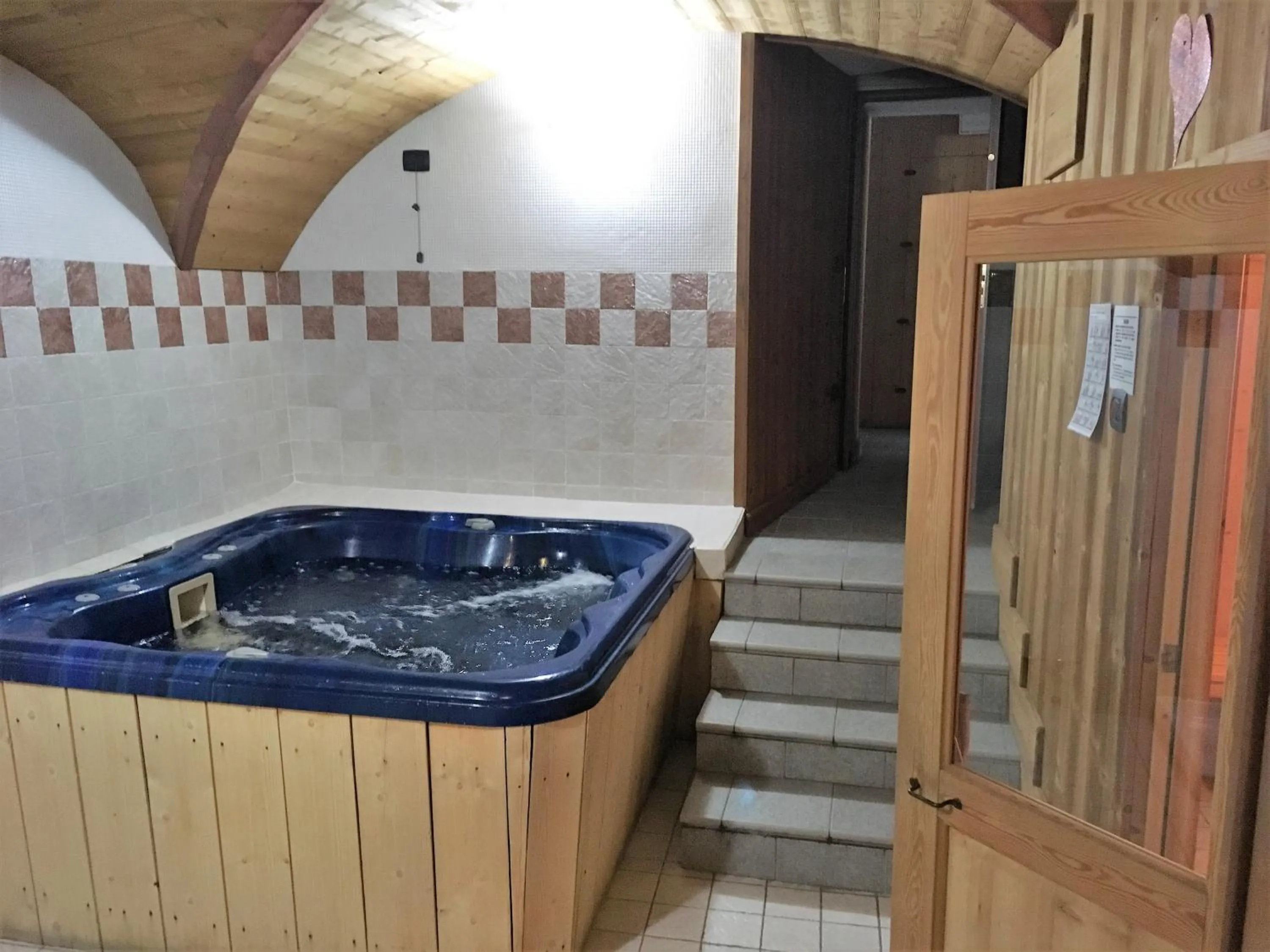 Hot Tub in Résidence Château Royal