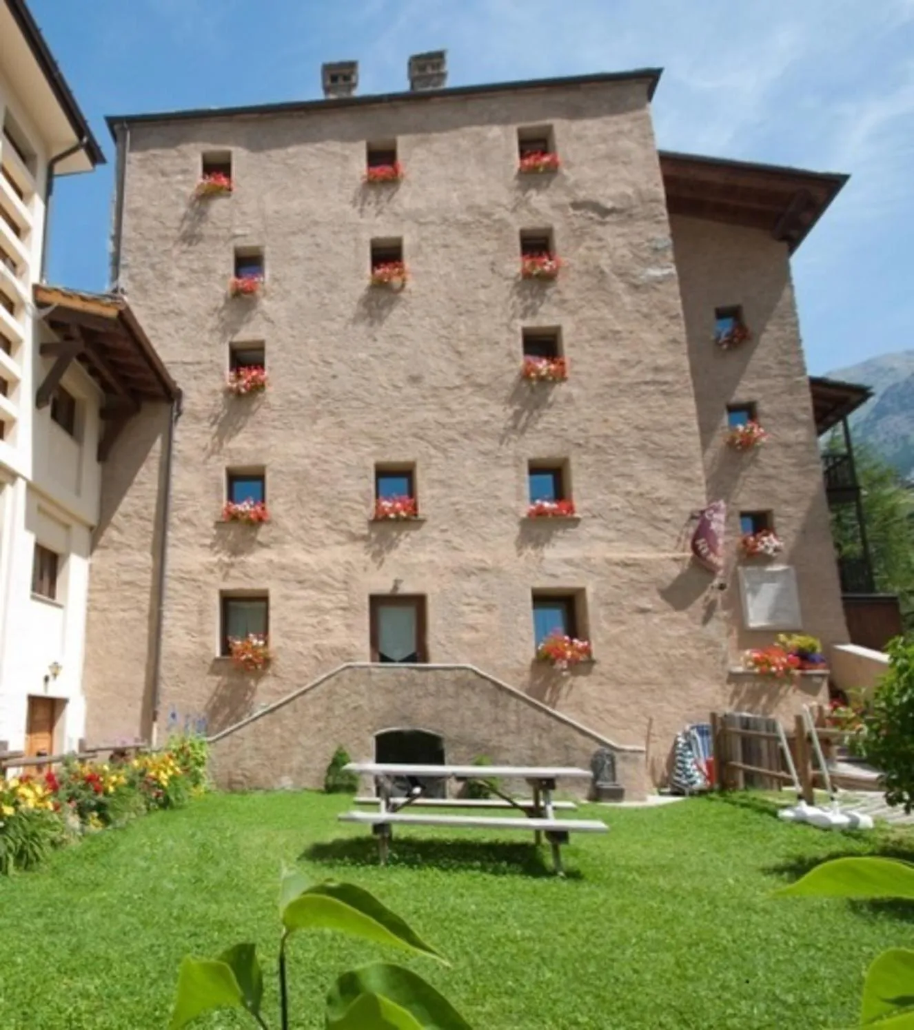 Facade/entrance in Résidence Château Royal