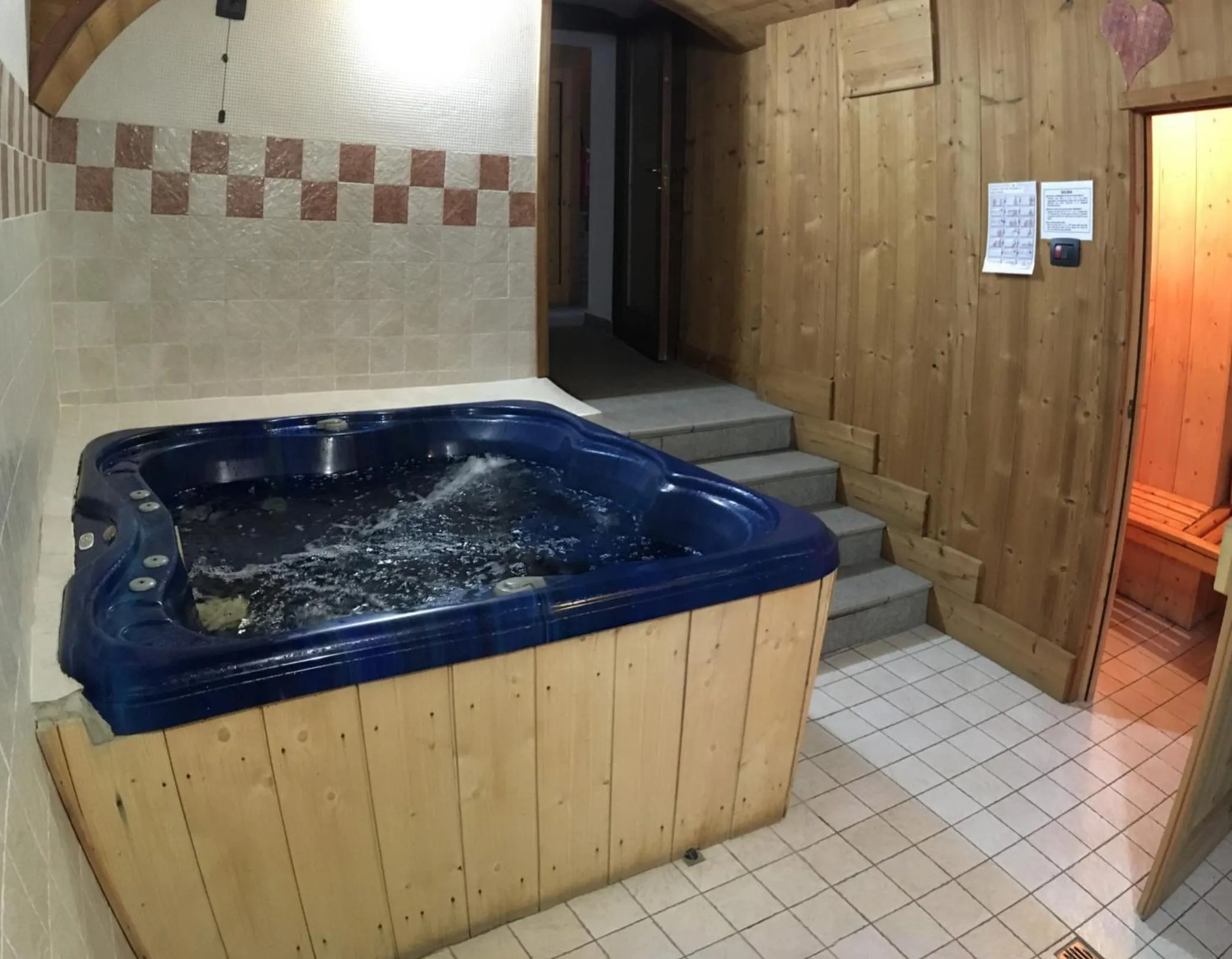 Hot Tub in Résidence Château Royal