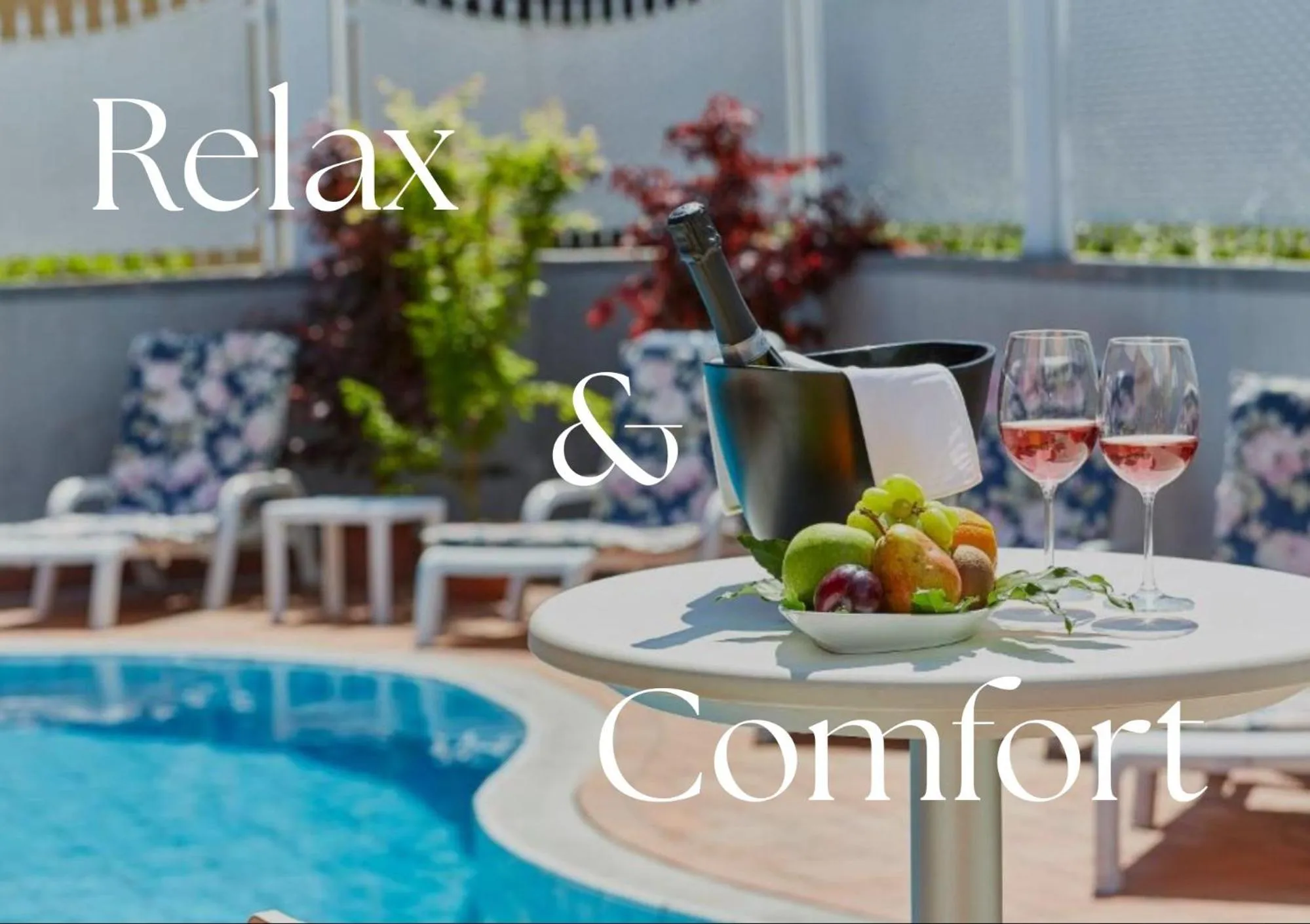 Pool view in HOTEL Villa Lilla