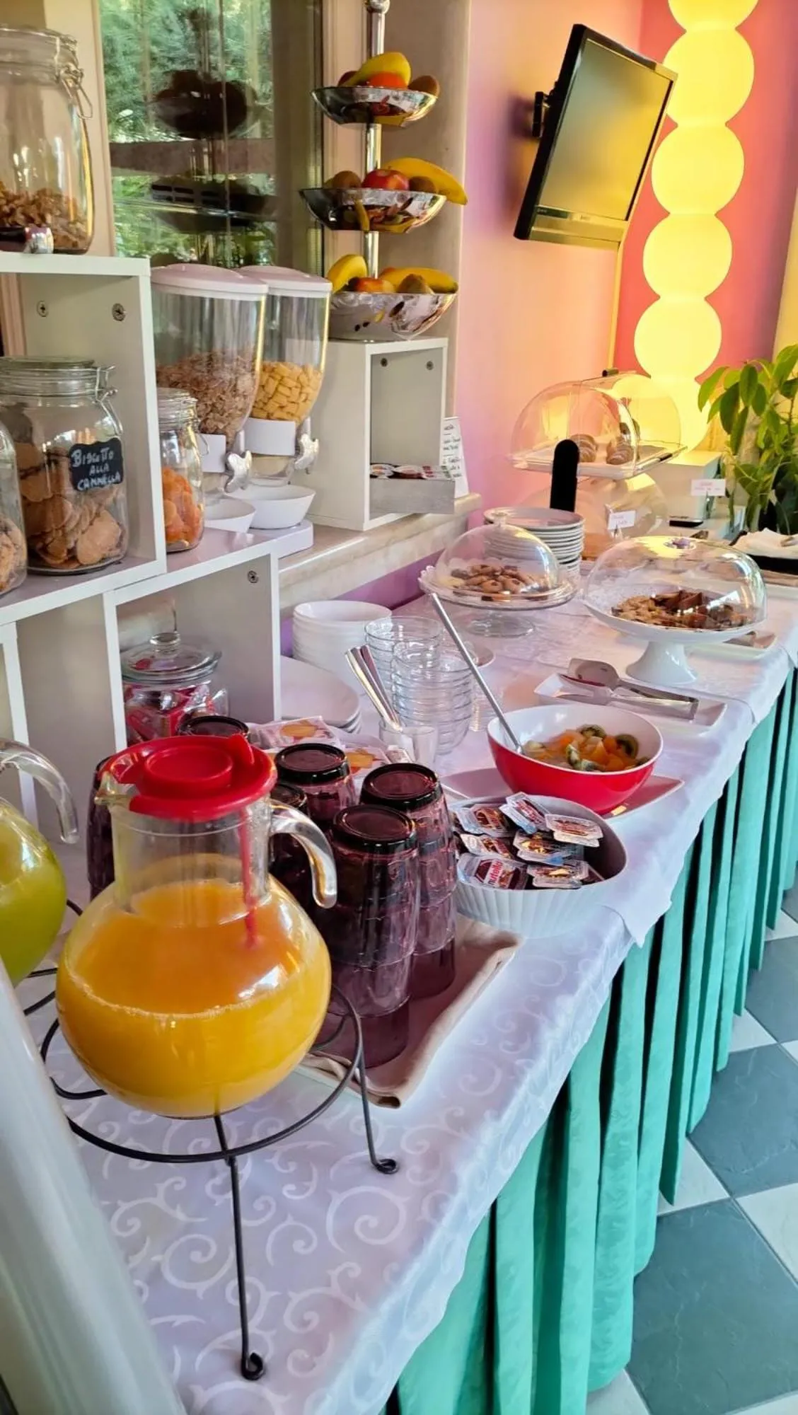 Breakfast in HOTEL Villa Lilla