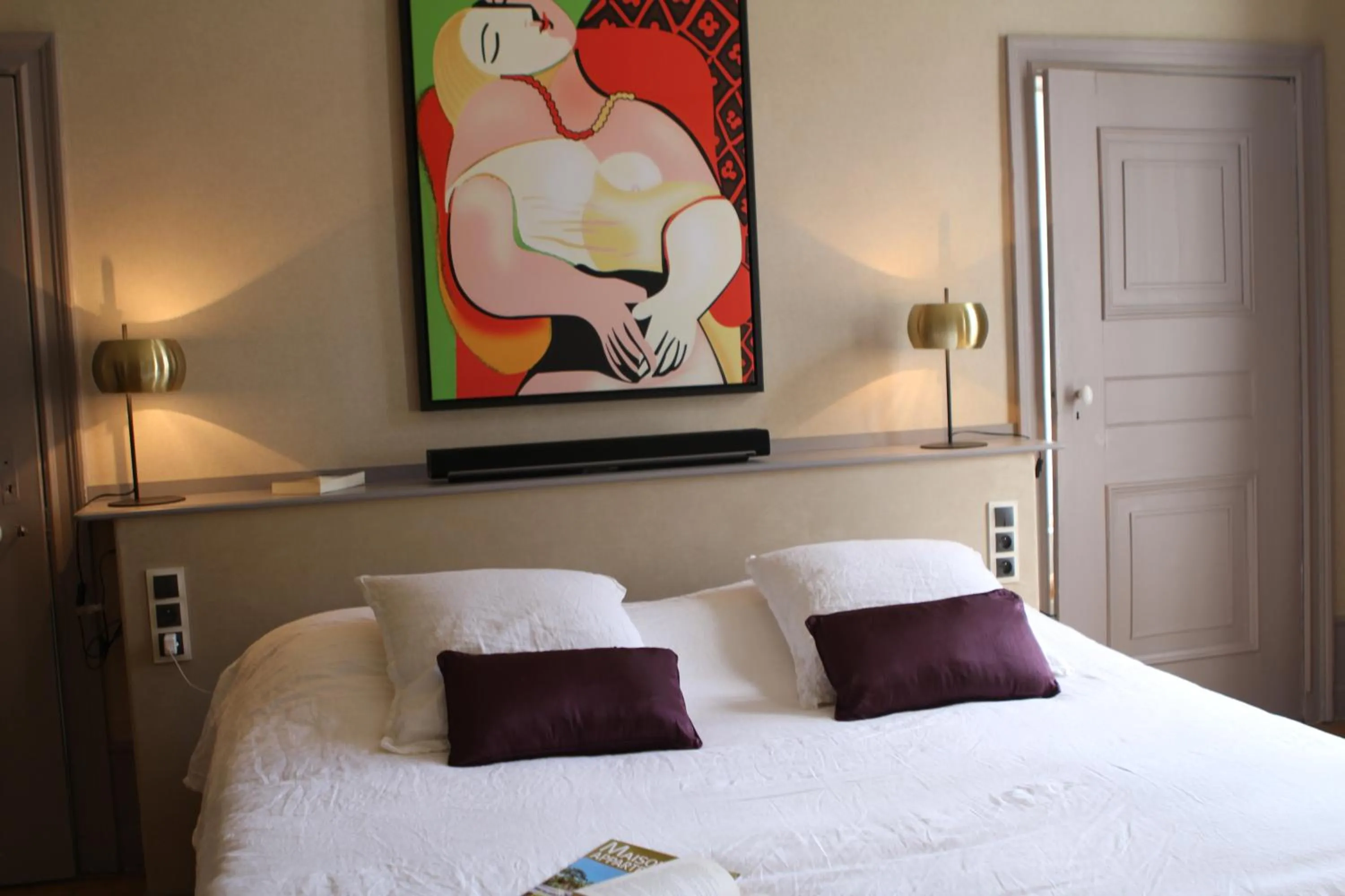 Bed in Une maison en ville Hypercentre - Spa