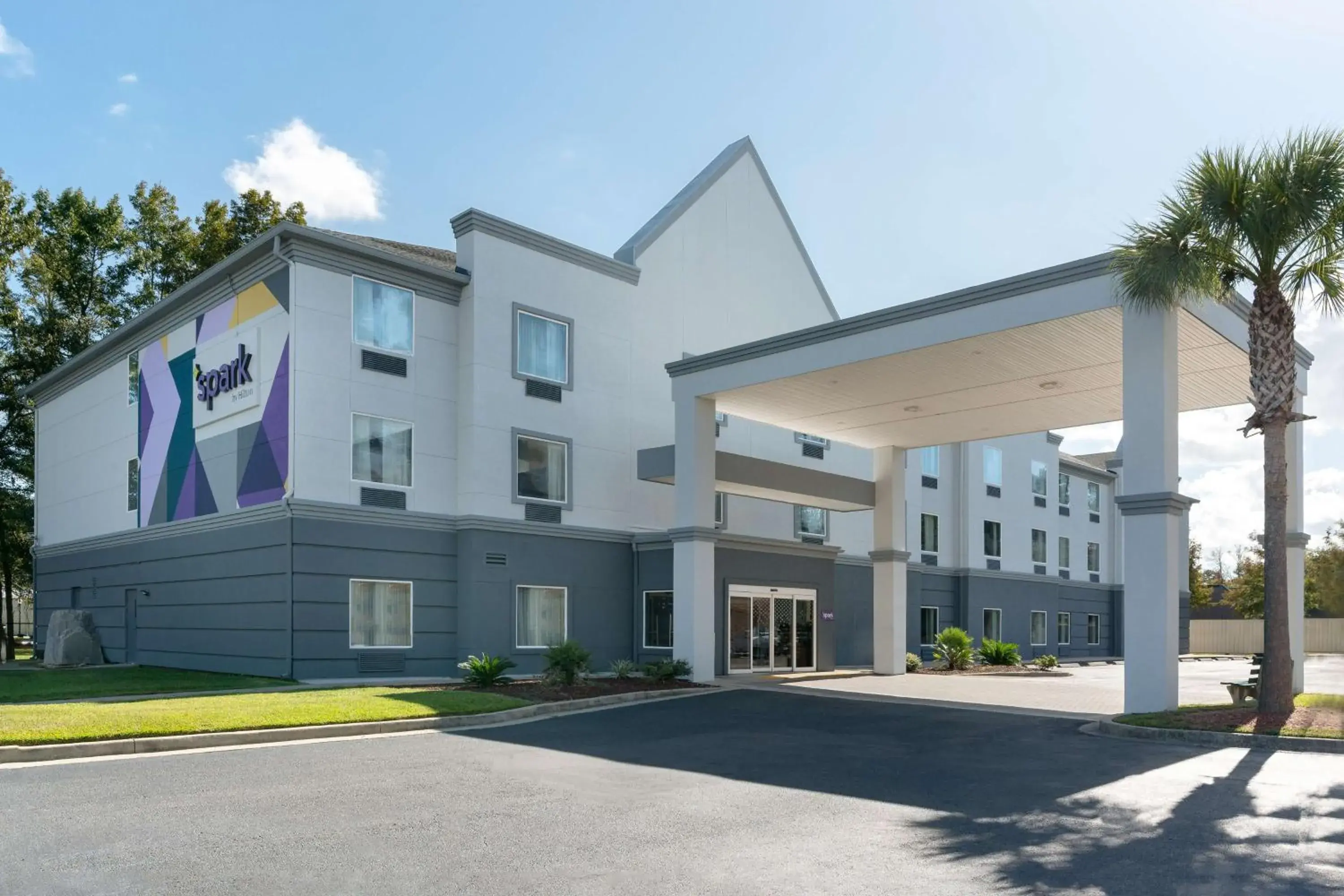 Property building in Spark by Hilton Savannah South I-95 Property building in Spark by Hilton Savannah South I-95
