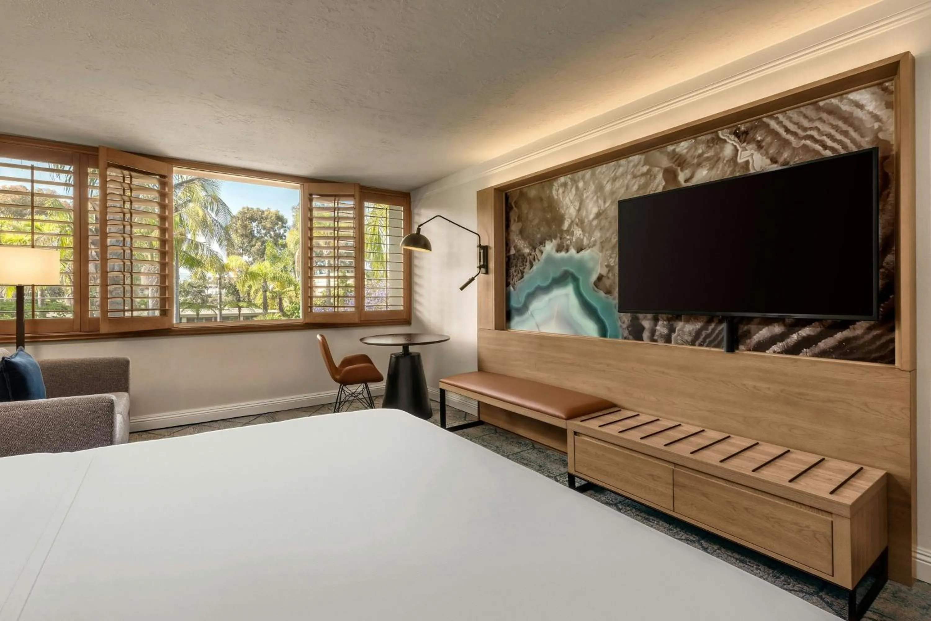 Photo of the whole room, Bed in Sheraton La Jolla