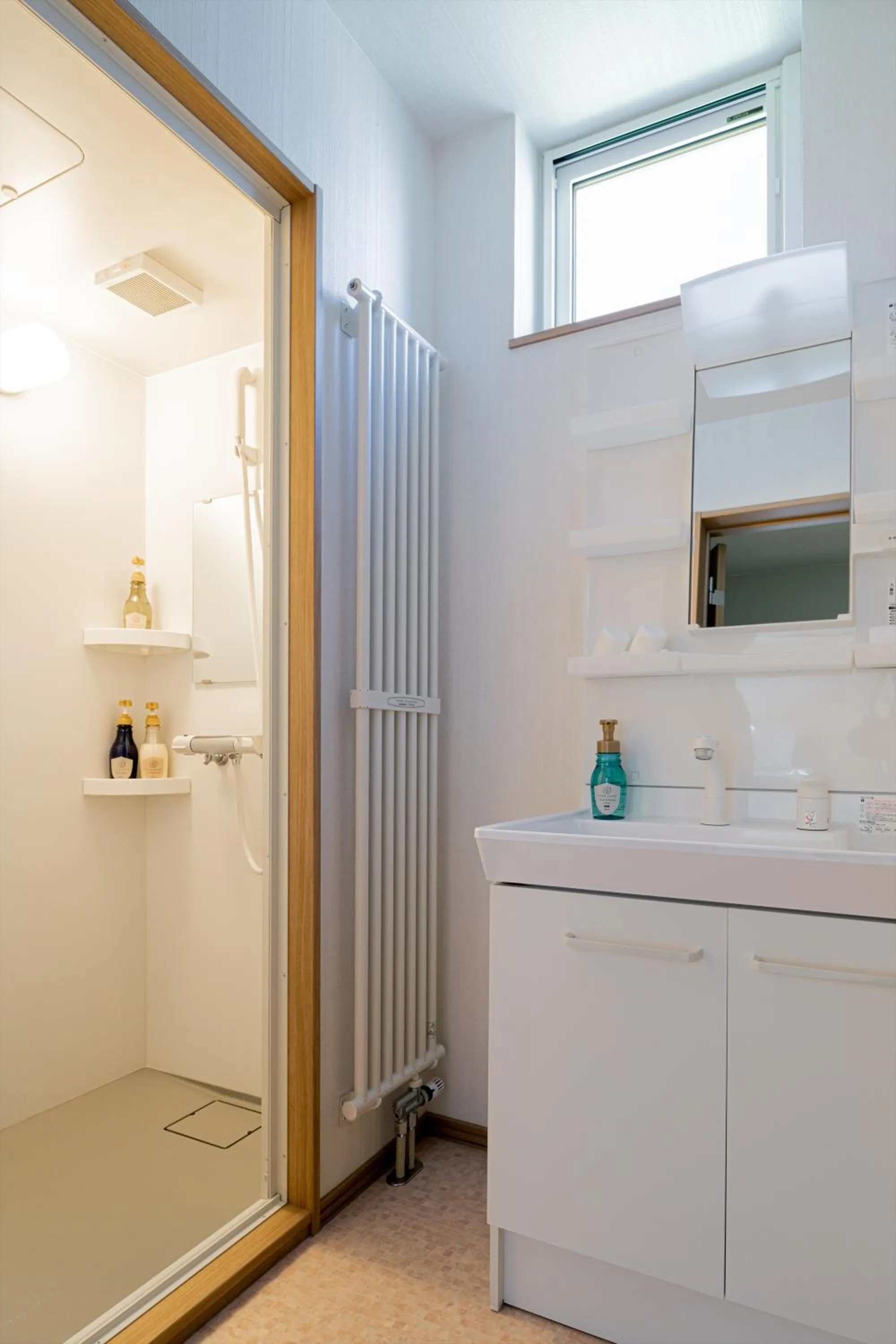 Shower in Bliss & Bless Furano