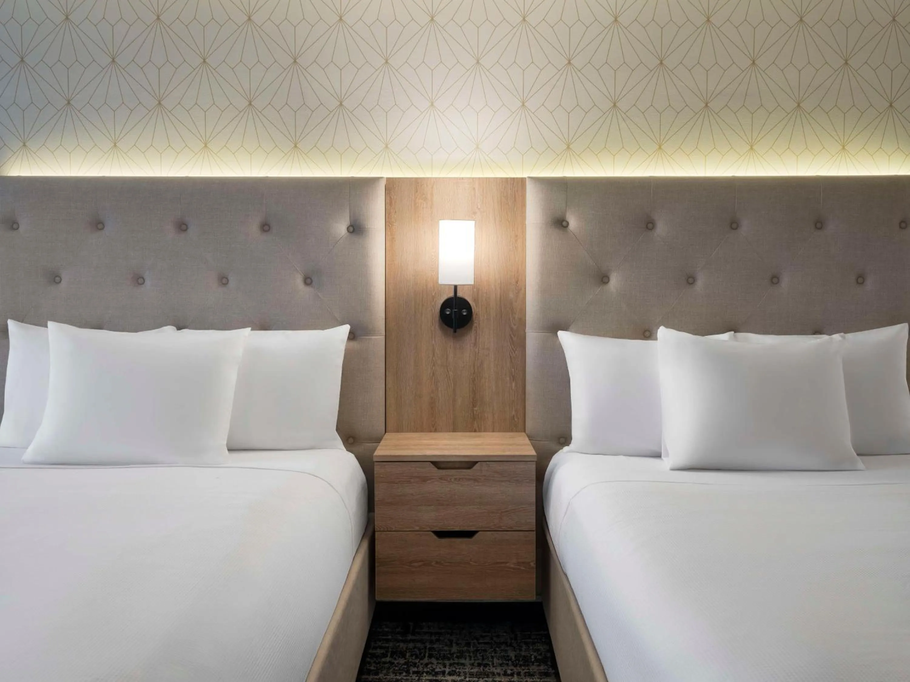 Bedroom, Bed in Hyatt Place Kansas City/Overland Park/Metcalf