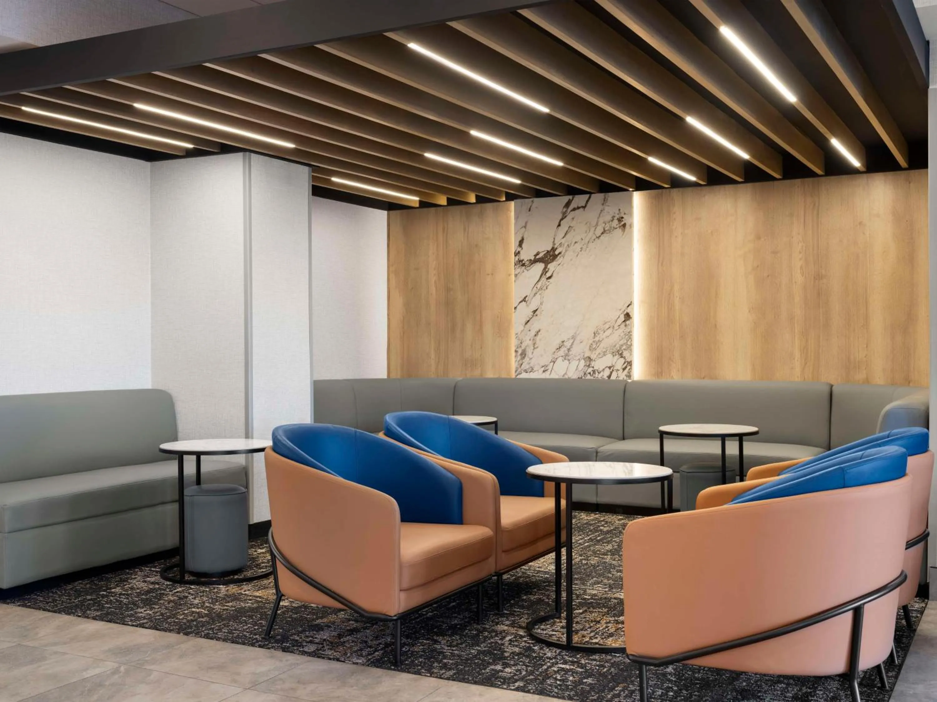 Lobby or reception in Hyatt Place Kansas City/Overland Park/Metcalf