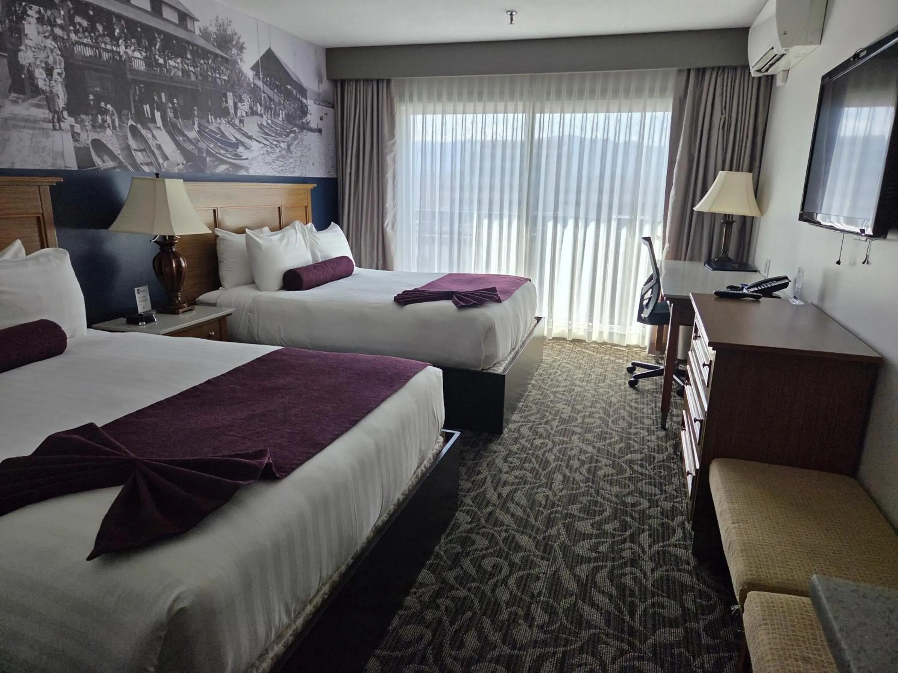 Bed in The Royal Anne Hotel Bed in The Royal Anne Hotel