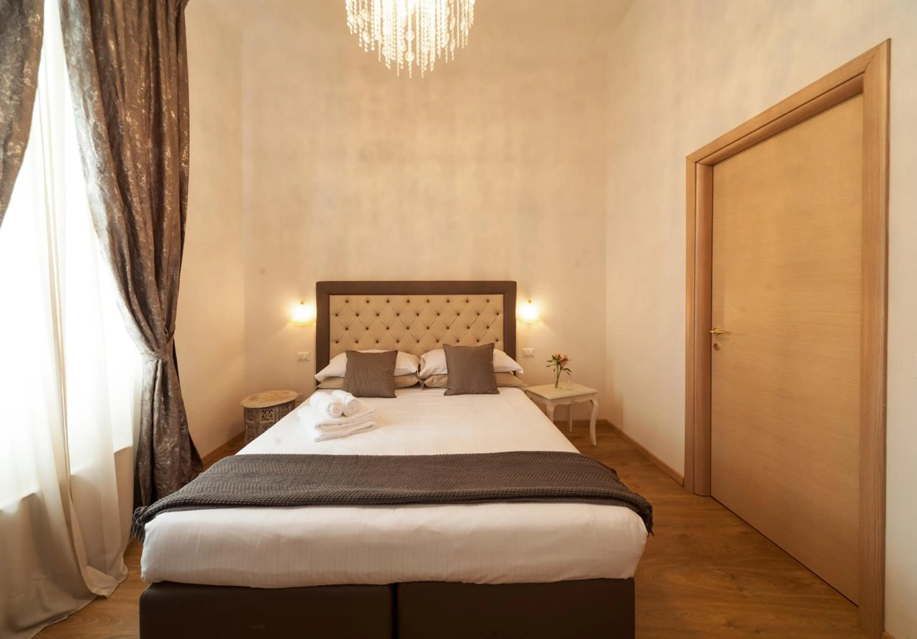 Decorative detail, Bed in La Porta del Paradiso