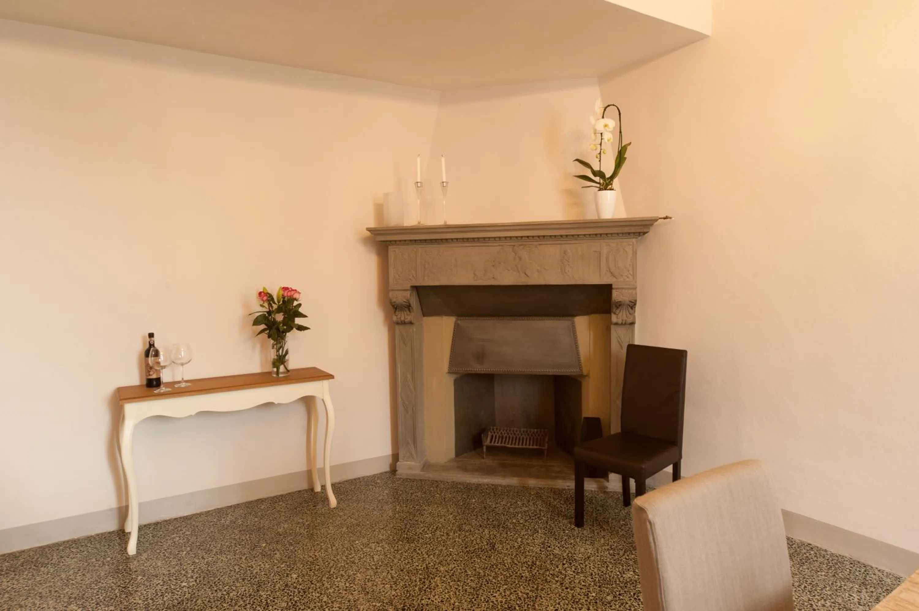 Communal lounge/ TV room in La Porta del Paradiso