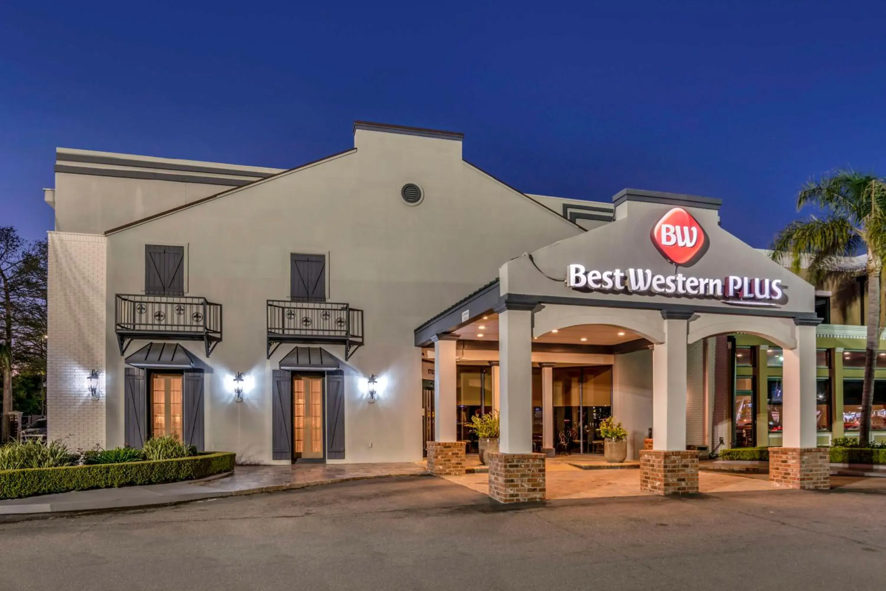 Property building in Best Western Plus Westbank Property building in Best Western Plus Westbank