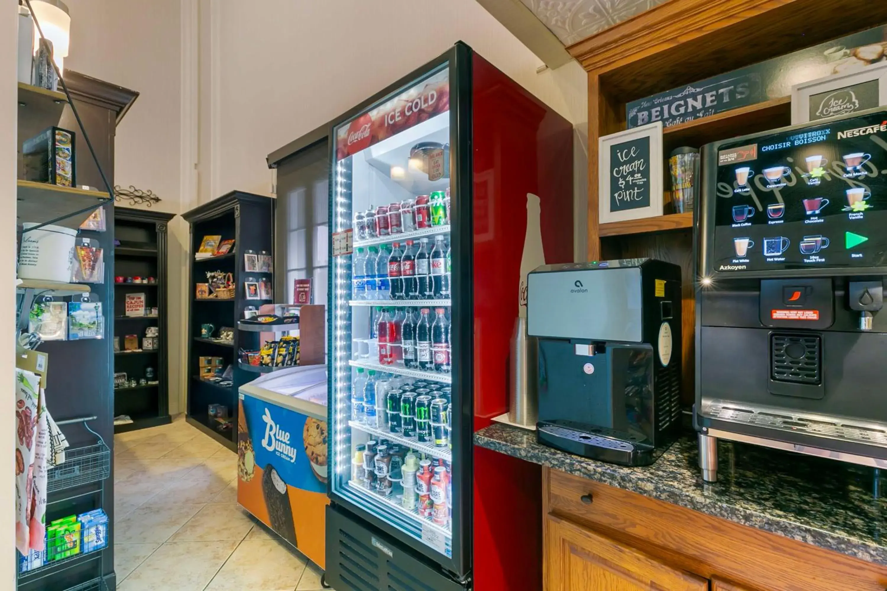 Property building in Best Western Plus Westbank Property building in Best Western Plus Westbank