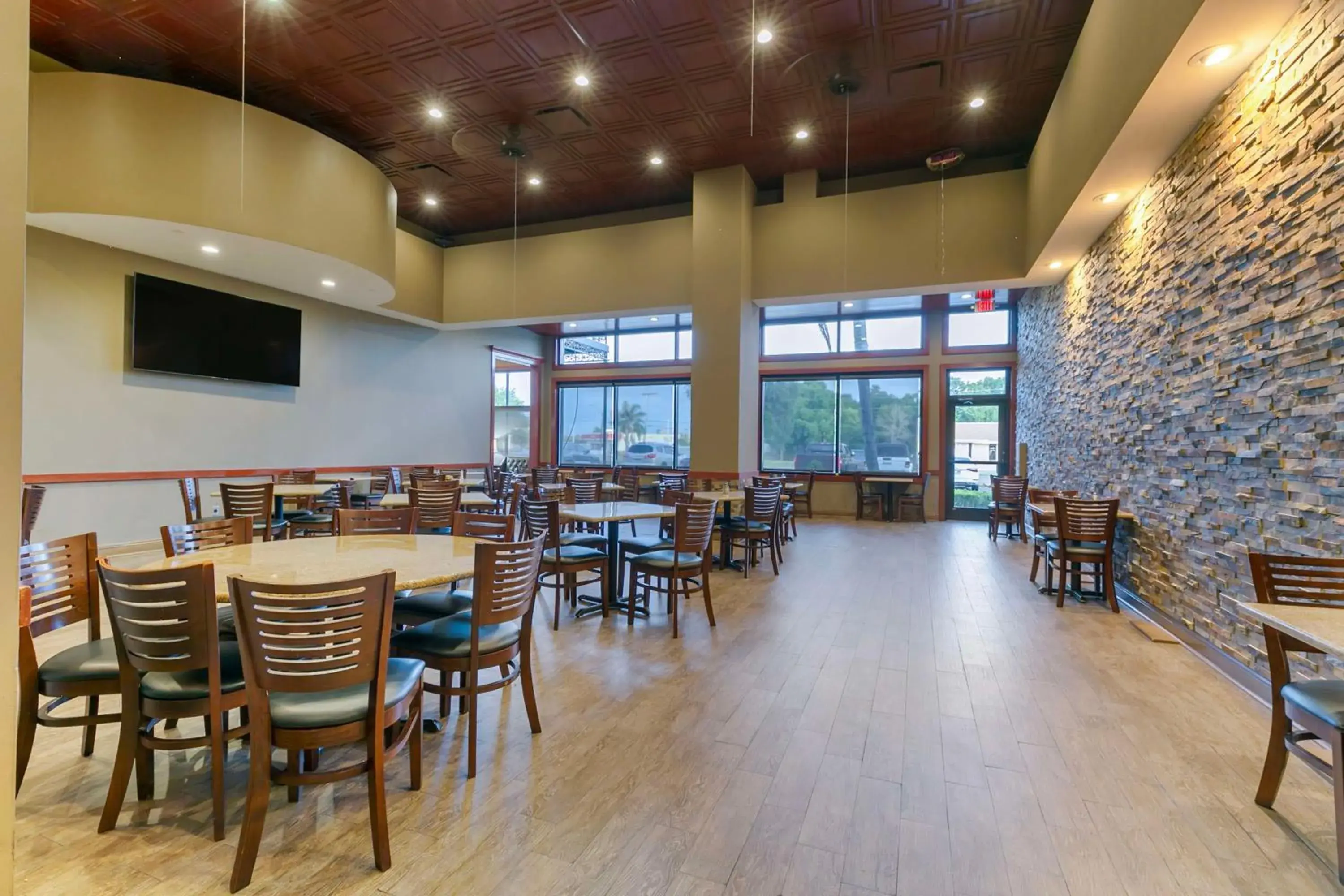 Restaurant/places to eat in Best Western Plus Westbank Restaurant/places to eat in Best Western Plus Westbank