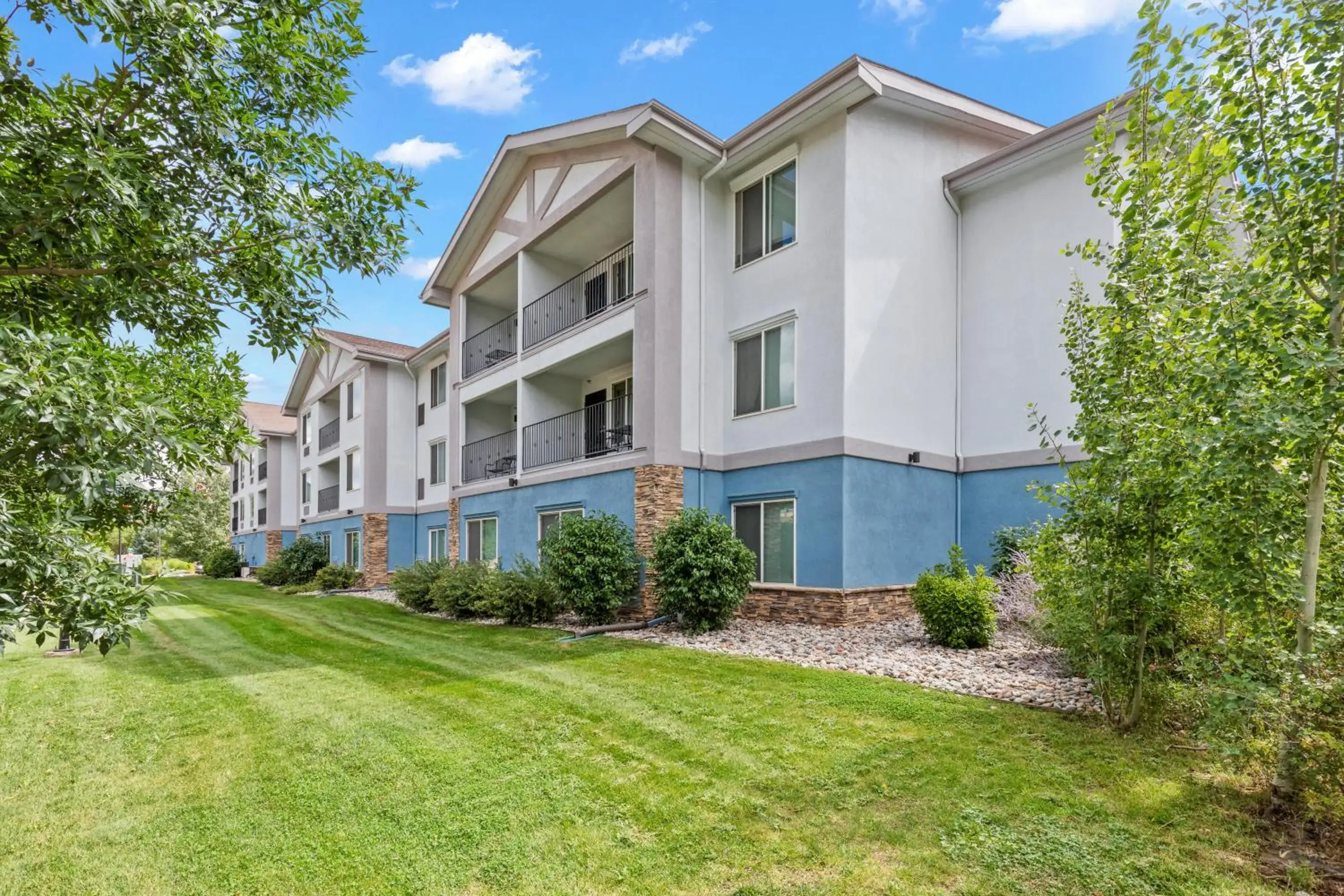 Property building in Comfort Inn & Suites Glenwood Springs On The River Property building in Comfort Inn & Suites Glenwood Springs On The River