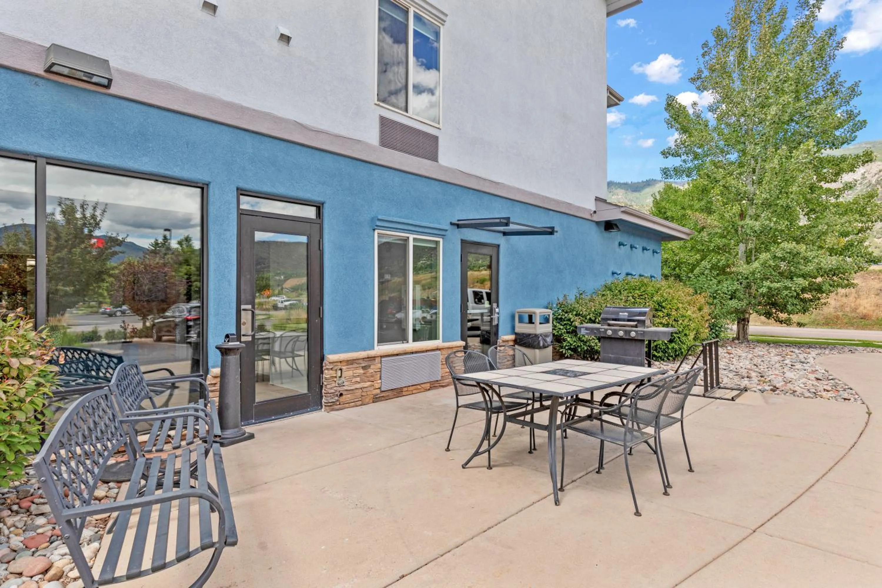Patio in Comfort Inn & Suites Glenwood Springs On The River
