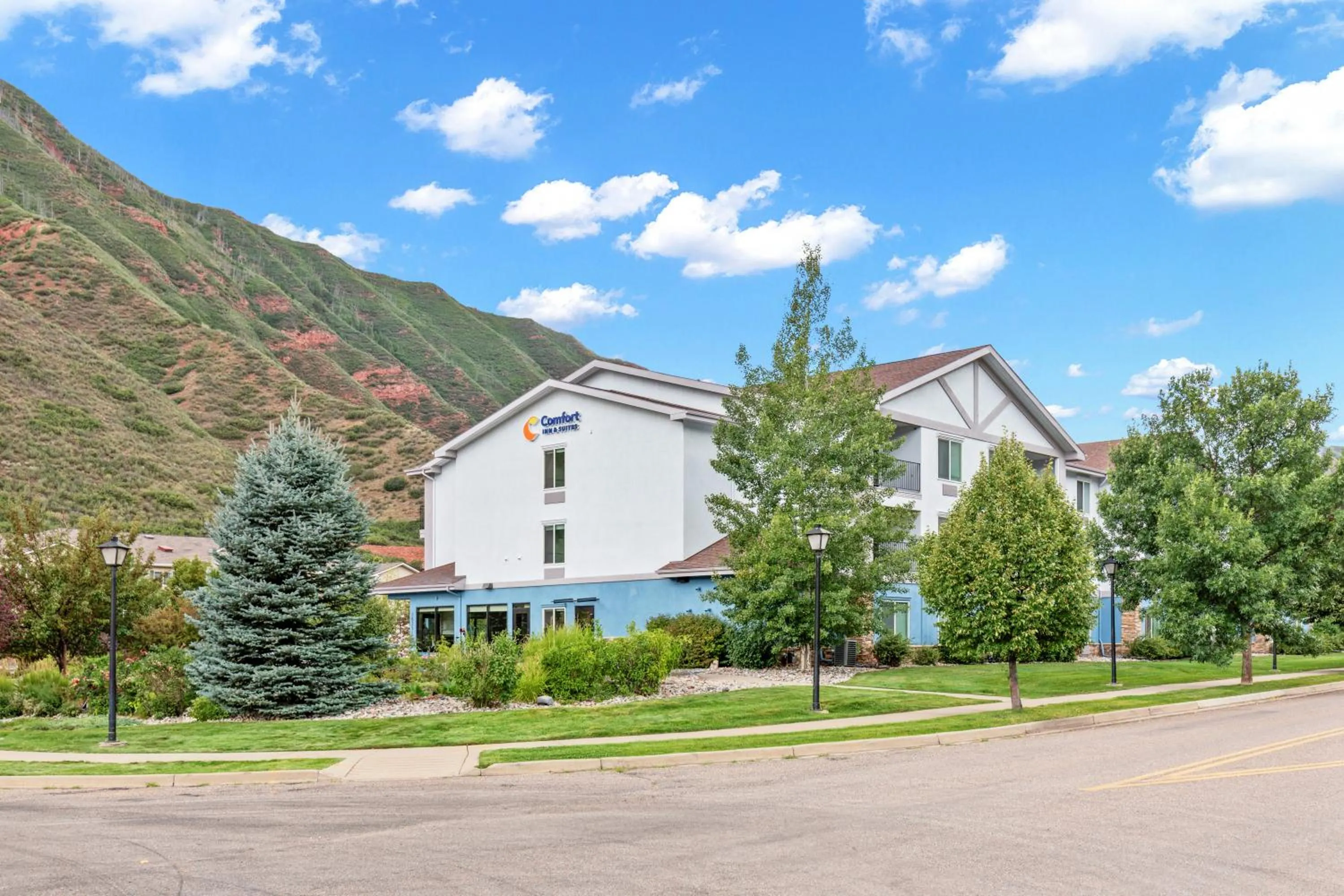 Property building in Comfort Inn & Suites Glenwood Springs On The River