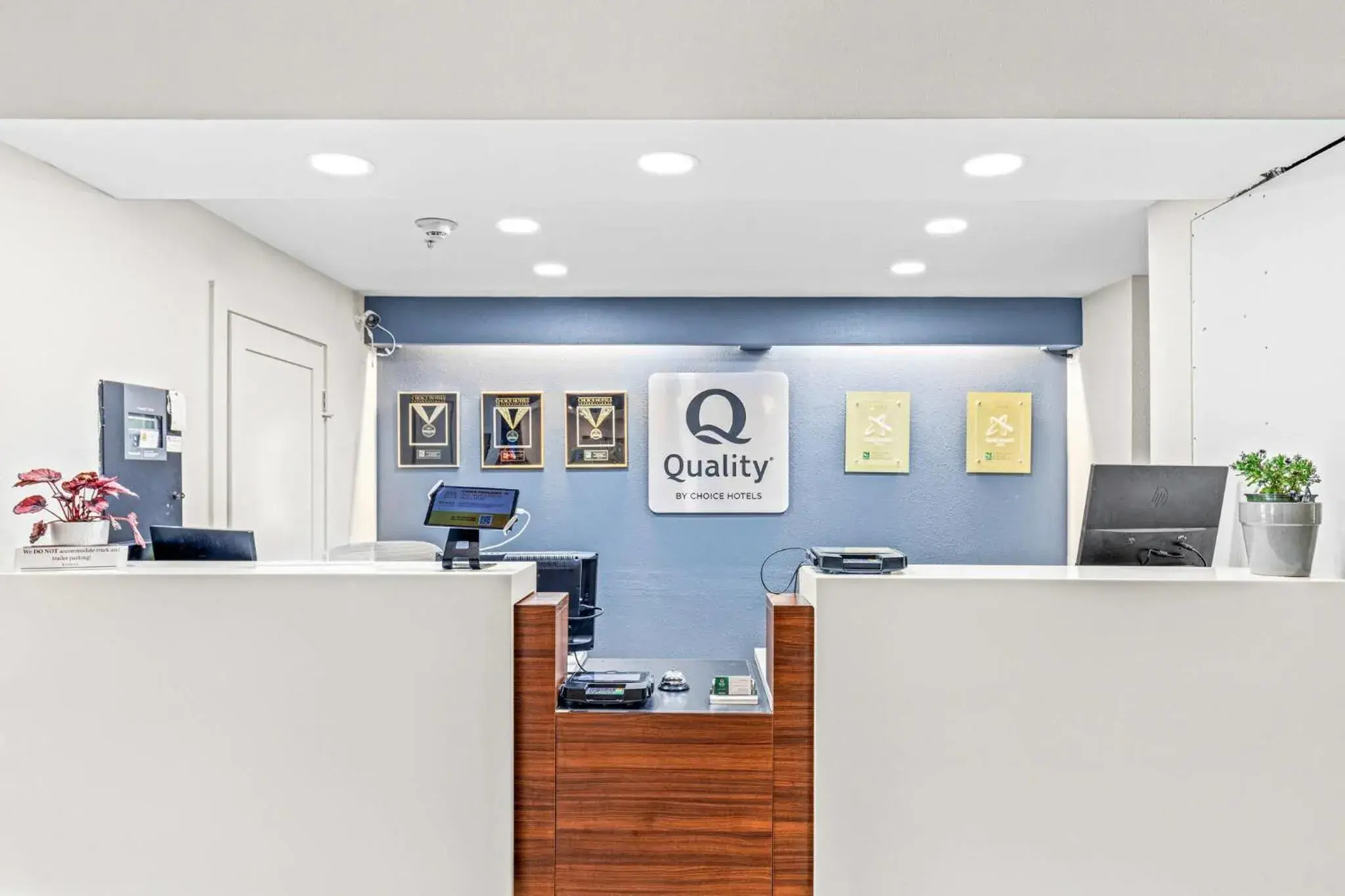 Lobby or reception in Quality Inn & Suites On The River Lobby or reception in Quality Inn & Suites On The River