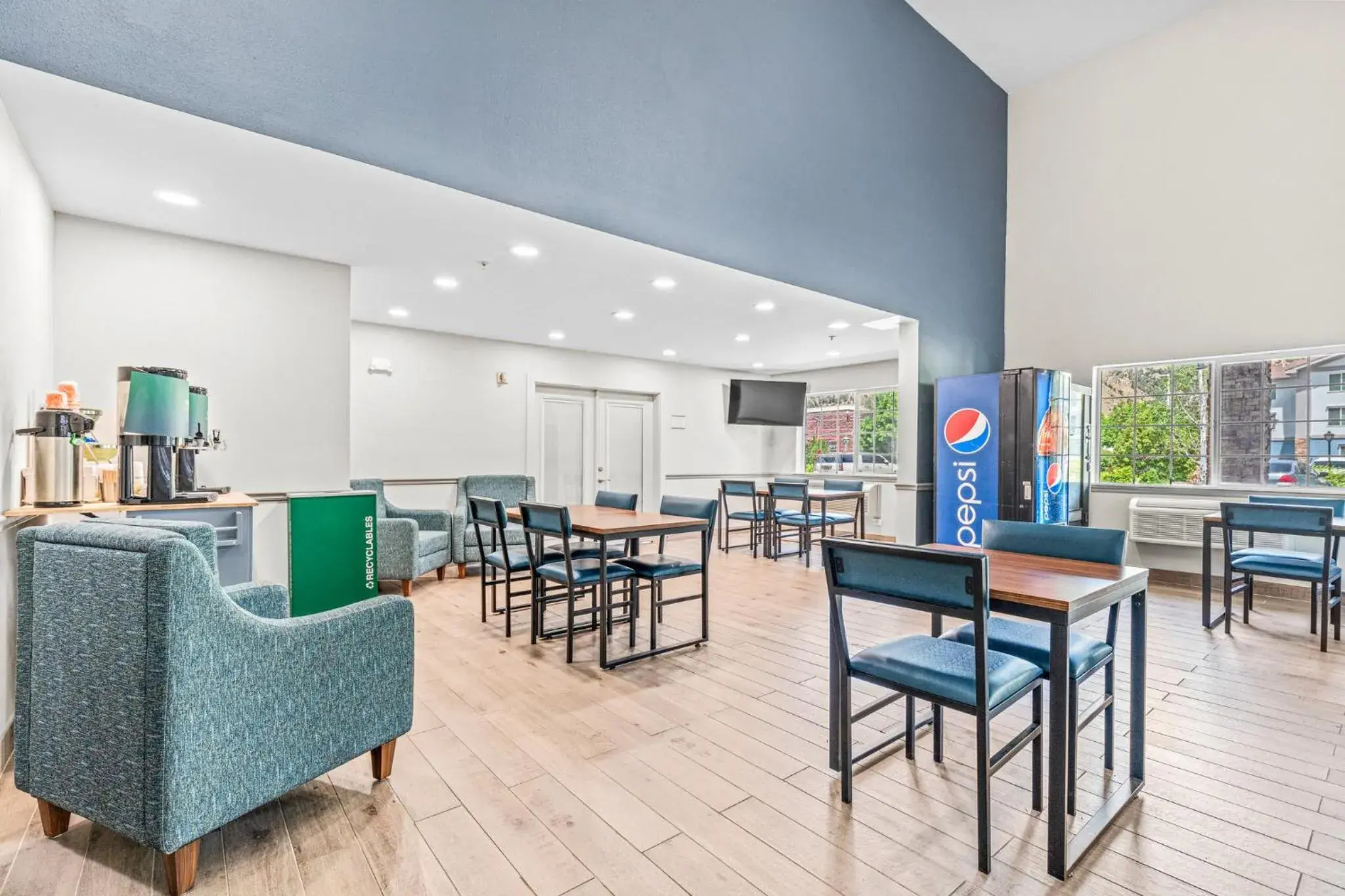 Lobby or reception in Quality Inn & Suites On The River Lobby or reception in Quality Inn & Suites On The River