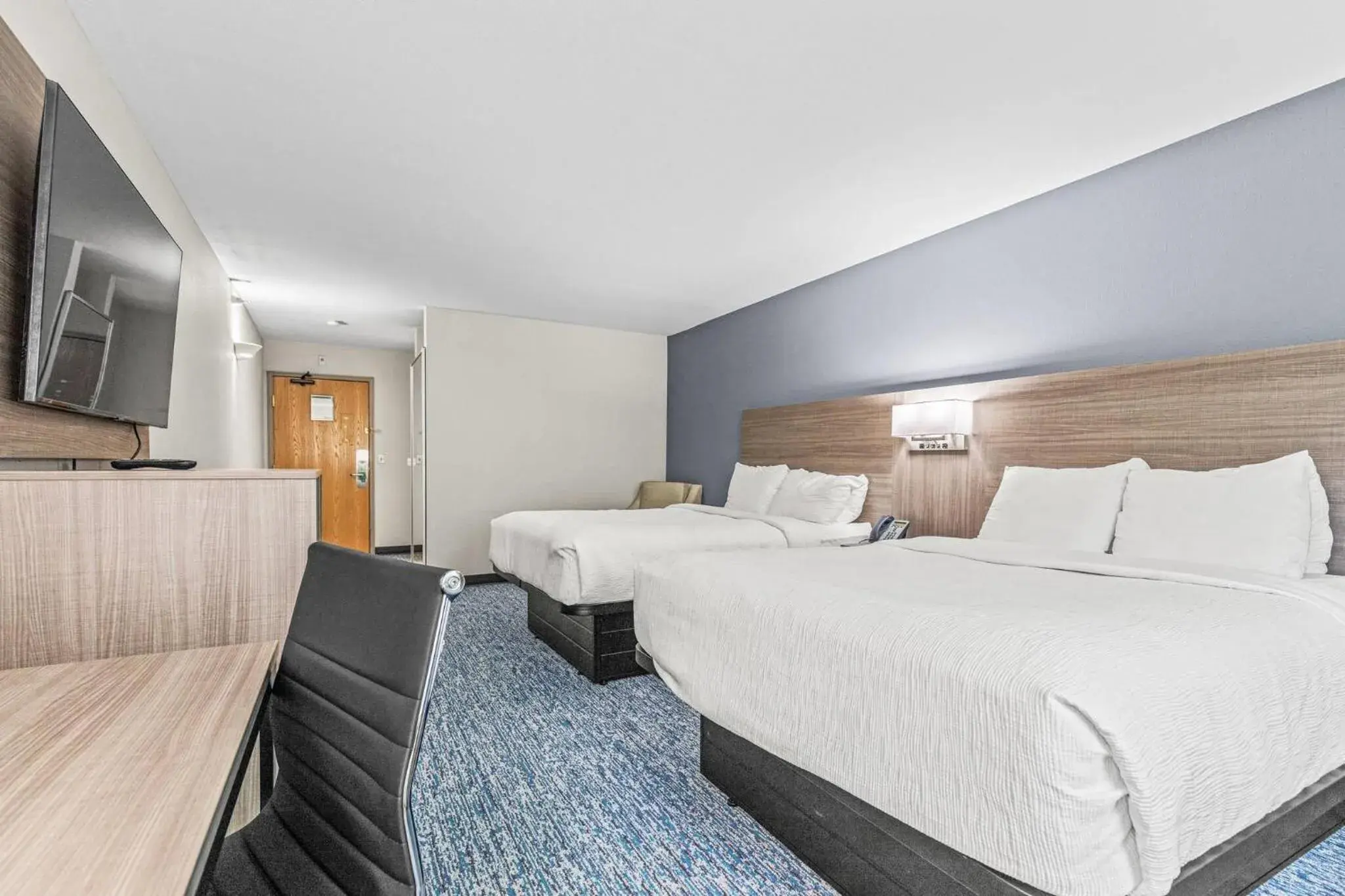 Bedroom, Bed in Quality Inn & Suites On The River Bedroom, Bed in Quality Inn & Suites On The River