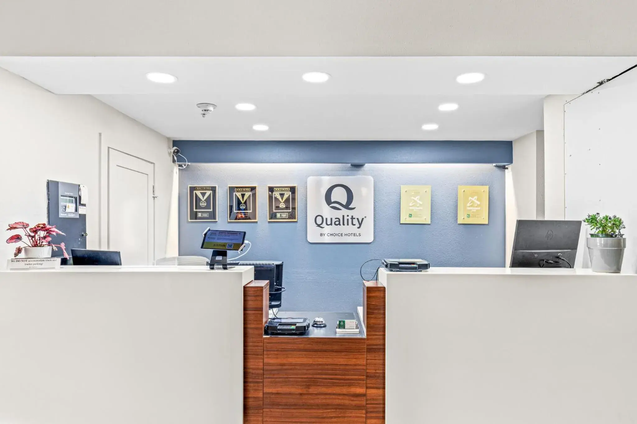 Lobby or reception in Quality Inn & Suites On The River Lobby or reception in Quality Inn & Suites On The River