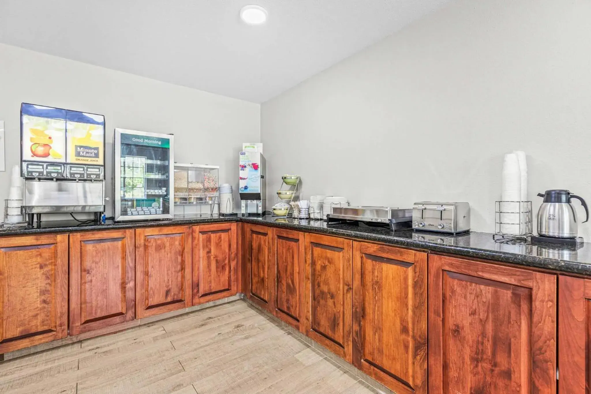 Breakfast in Quality Inn & Suites On The River Breakfast in Quality Inn & Suites On The River