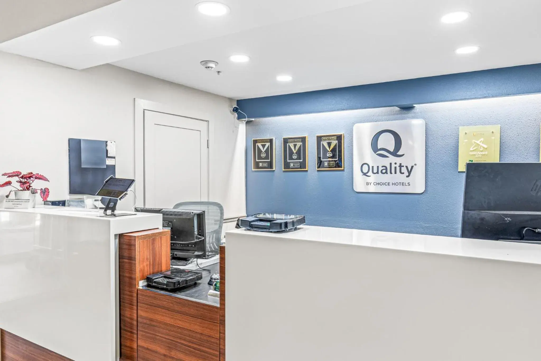 Lobby or reception in Quality Inn & Suites On The River Lobby or reception in Quality Inn & Suites On The River