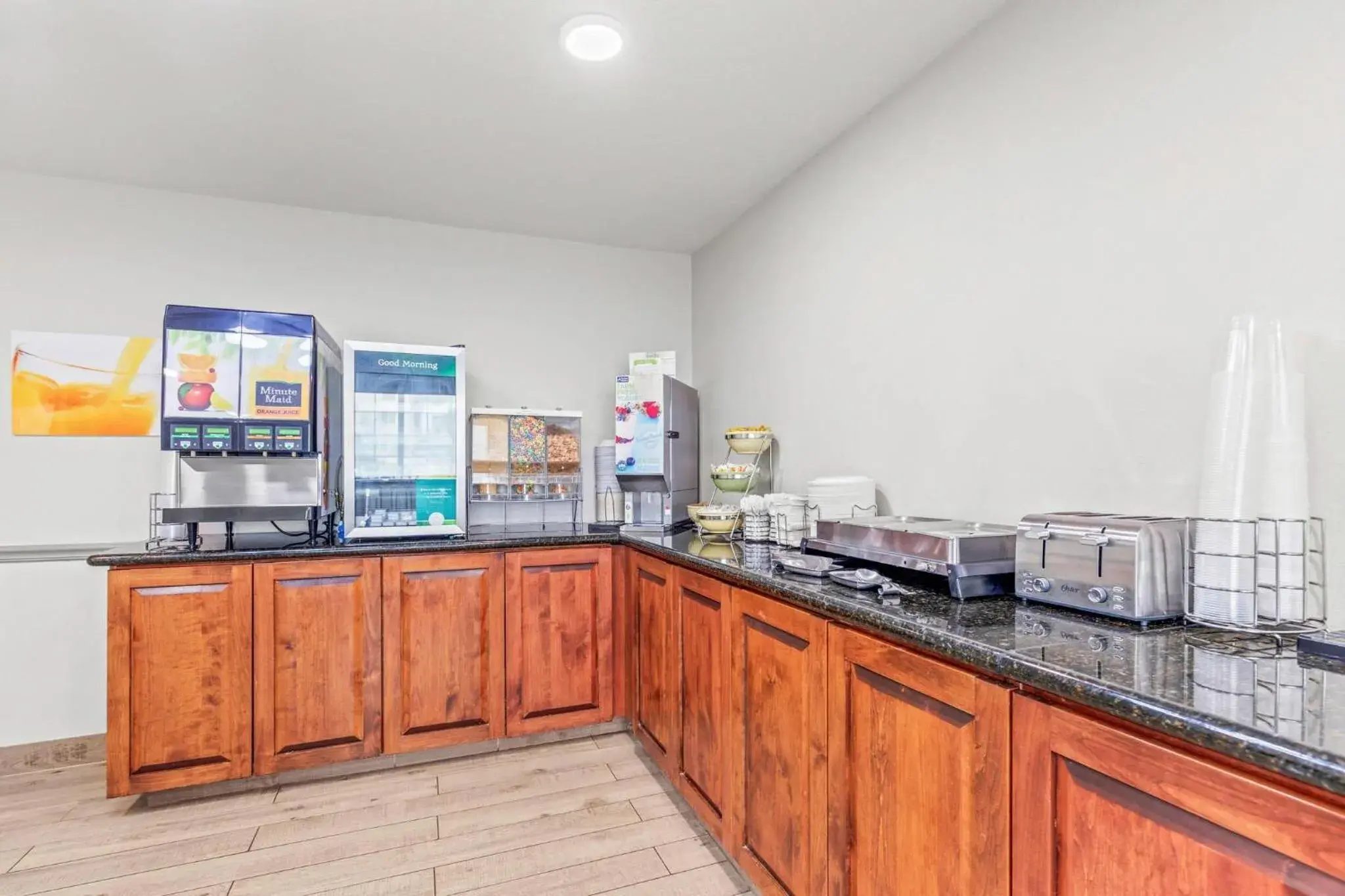 Breakfast in Quality Inn & Suites On The River Breakfast in Quality Inn & Suites On The River