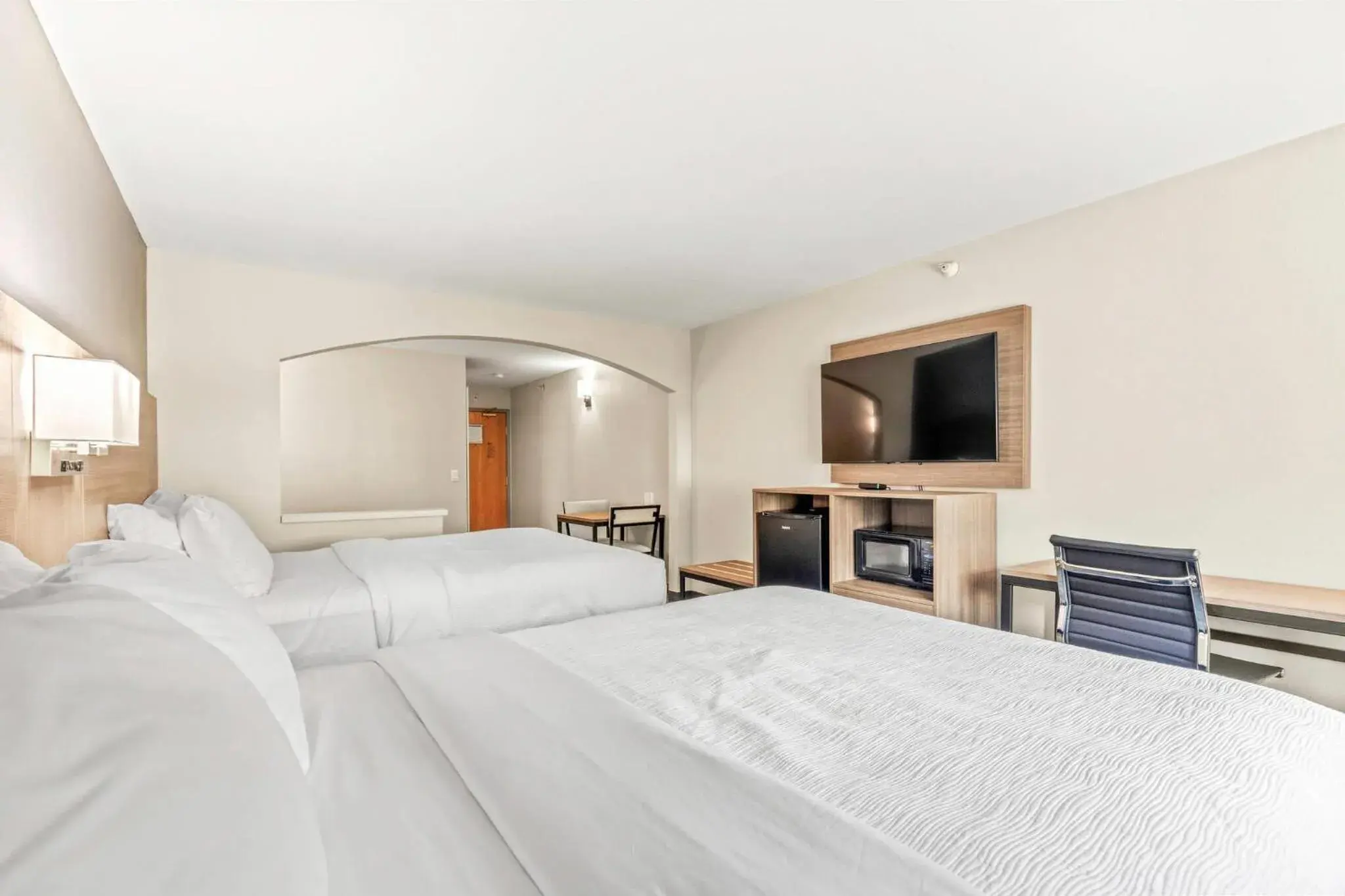 Bedroom, Bed in Quality Inn & Suites On The River Bedroom, Bed in Quality Inn & Suites On The River