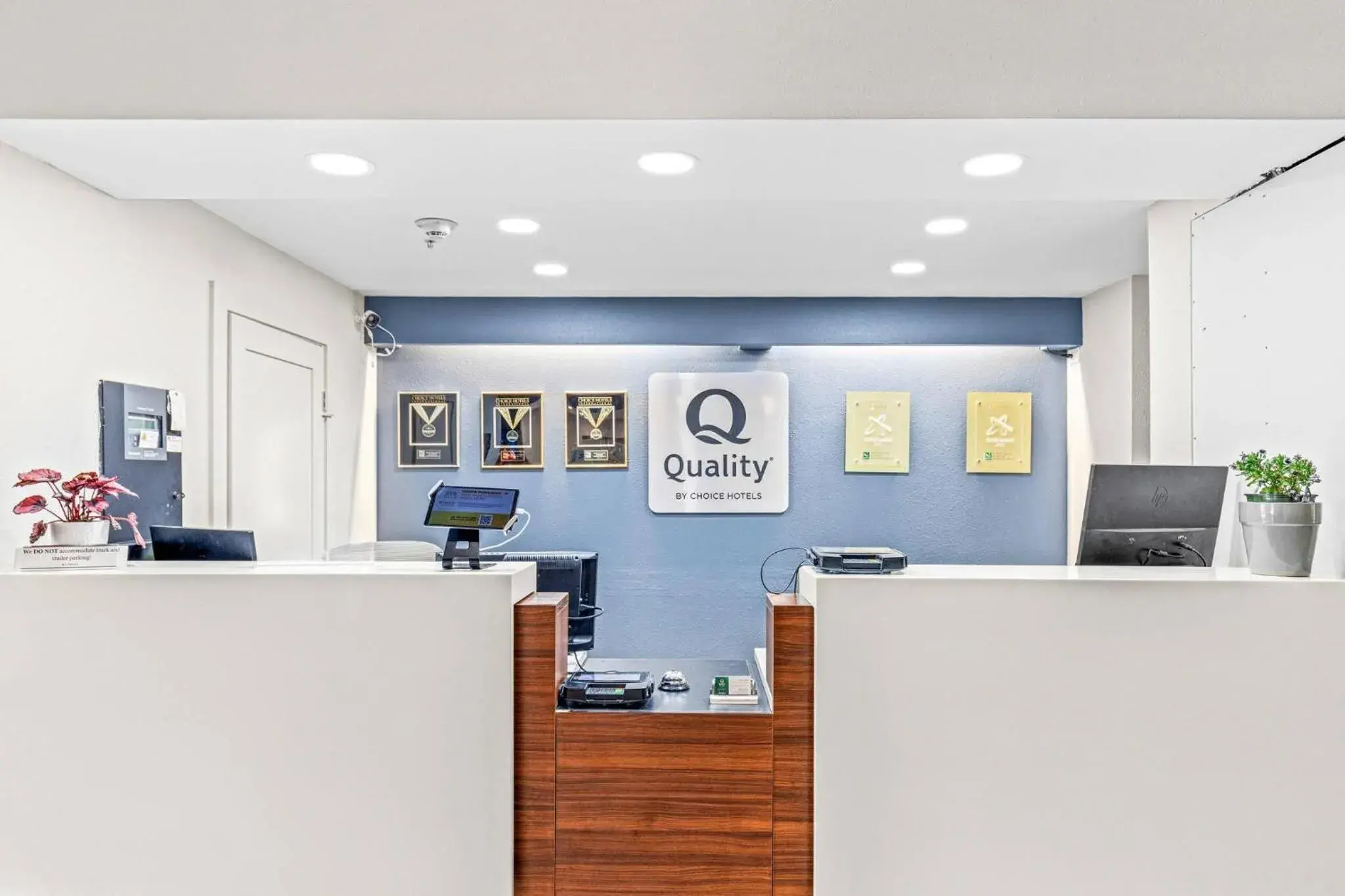 Lobby or reception in Quality Inn & Suites On The River Lobby or reception in Quality Inn & Suites On The River