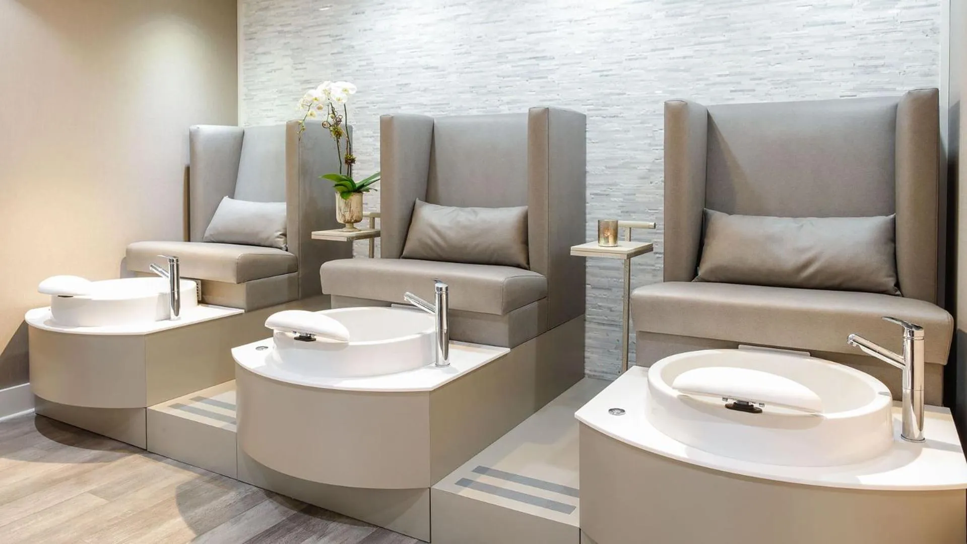 Spa and wellness centre/facilities in Woodcliff Hotel and Spa