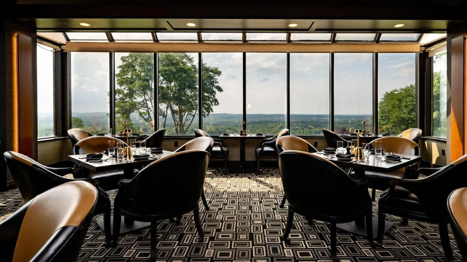 Restaurant/places to eat in Woodcliff Hotel and Spa