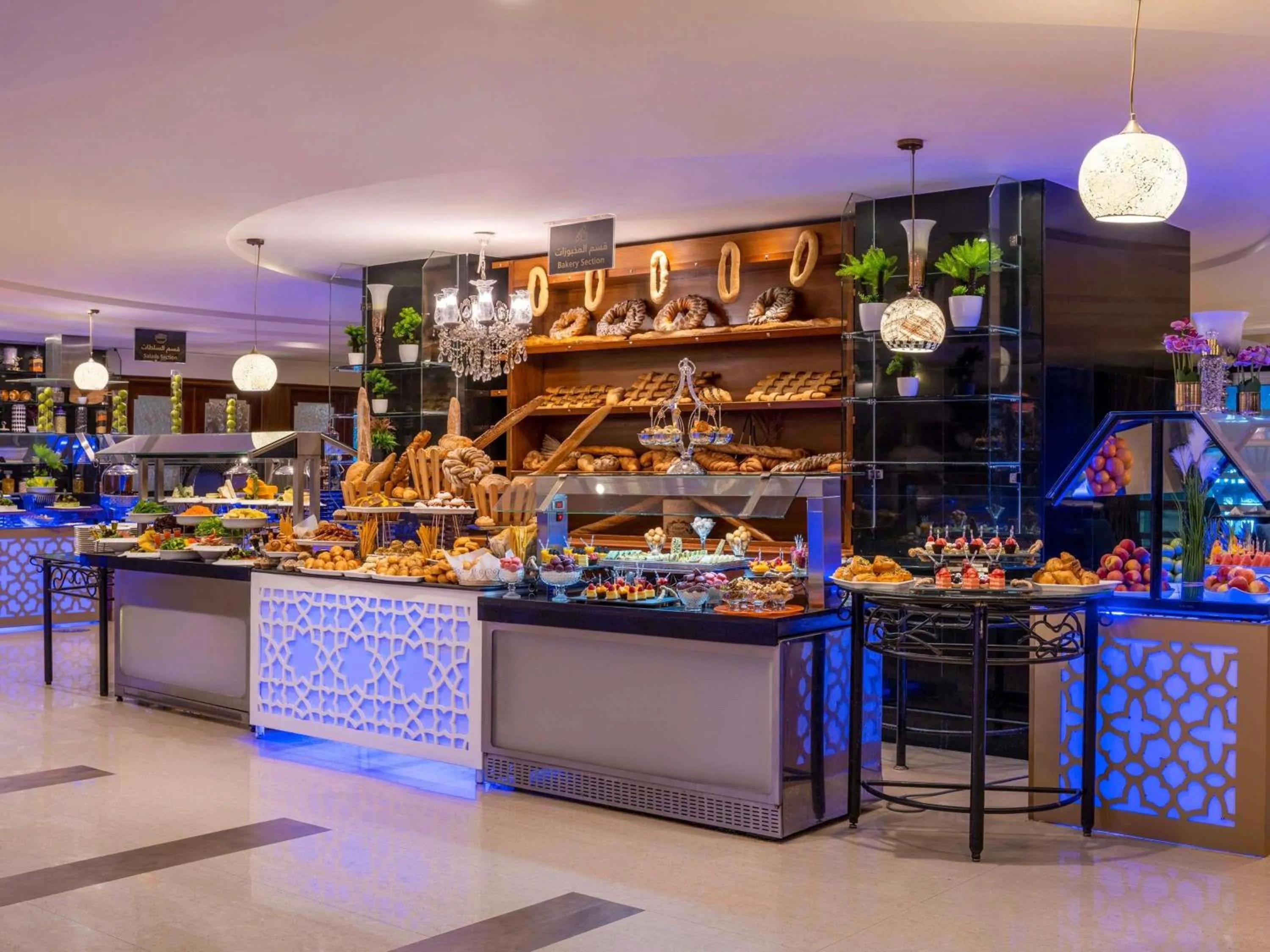 Restaurant/places to eat in Anwar Al Madinah Mövenpick