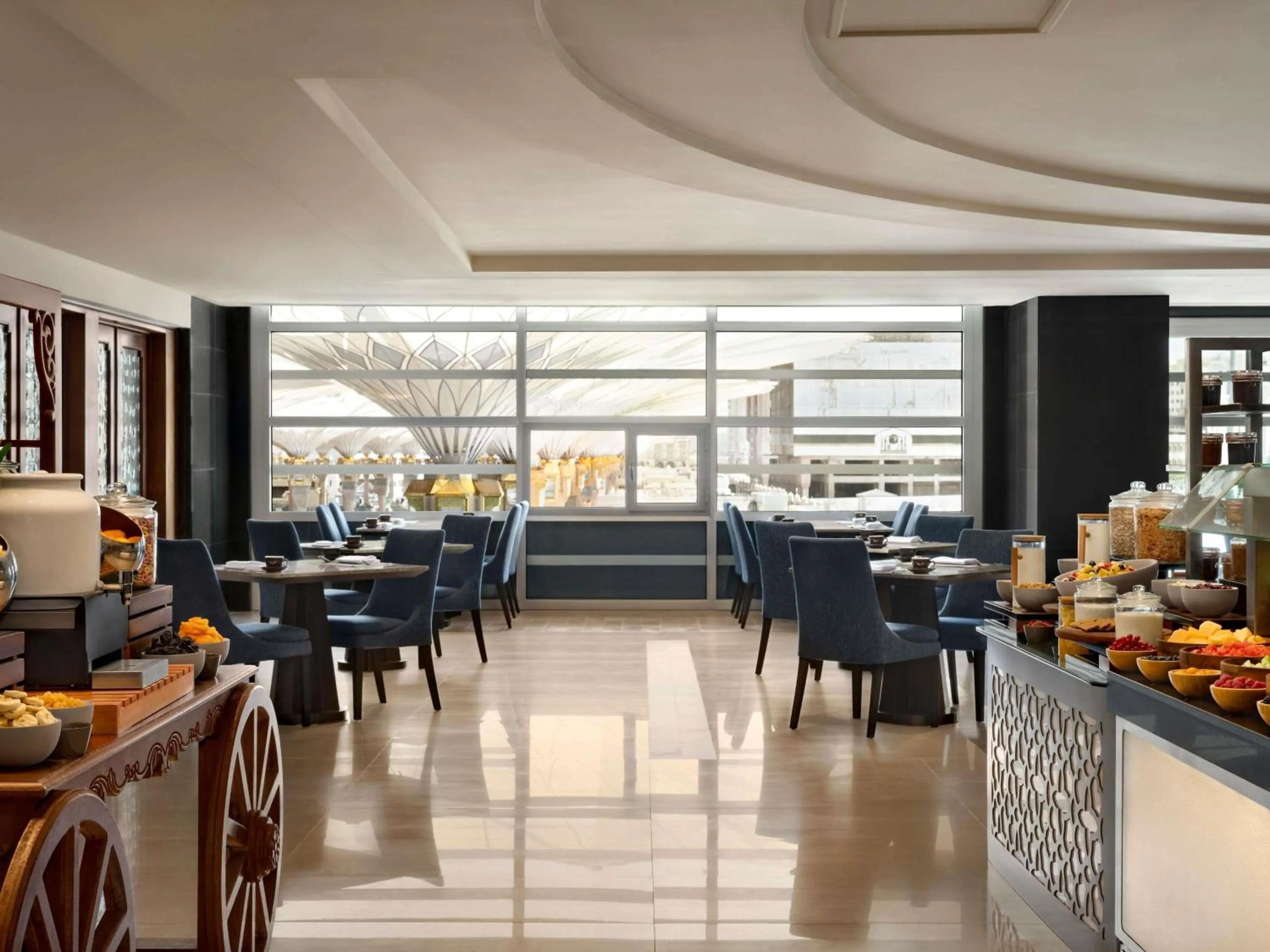 Restaurant/places to eat in Anwar Al Madinah Mövenpick