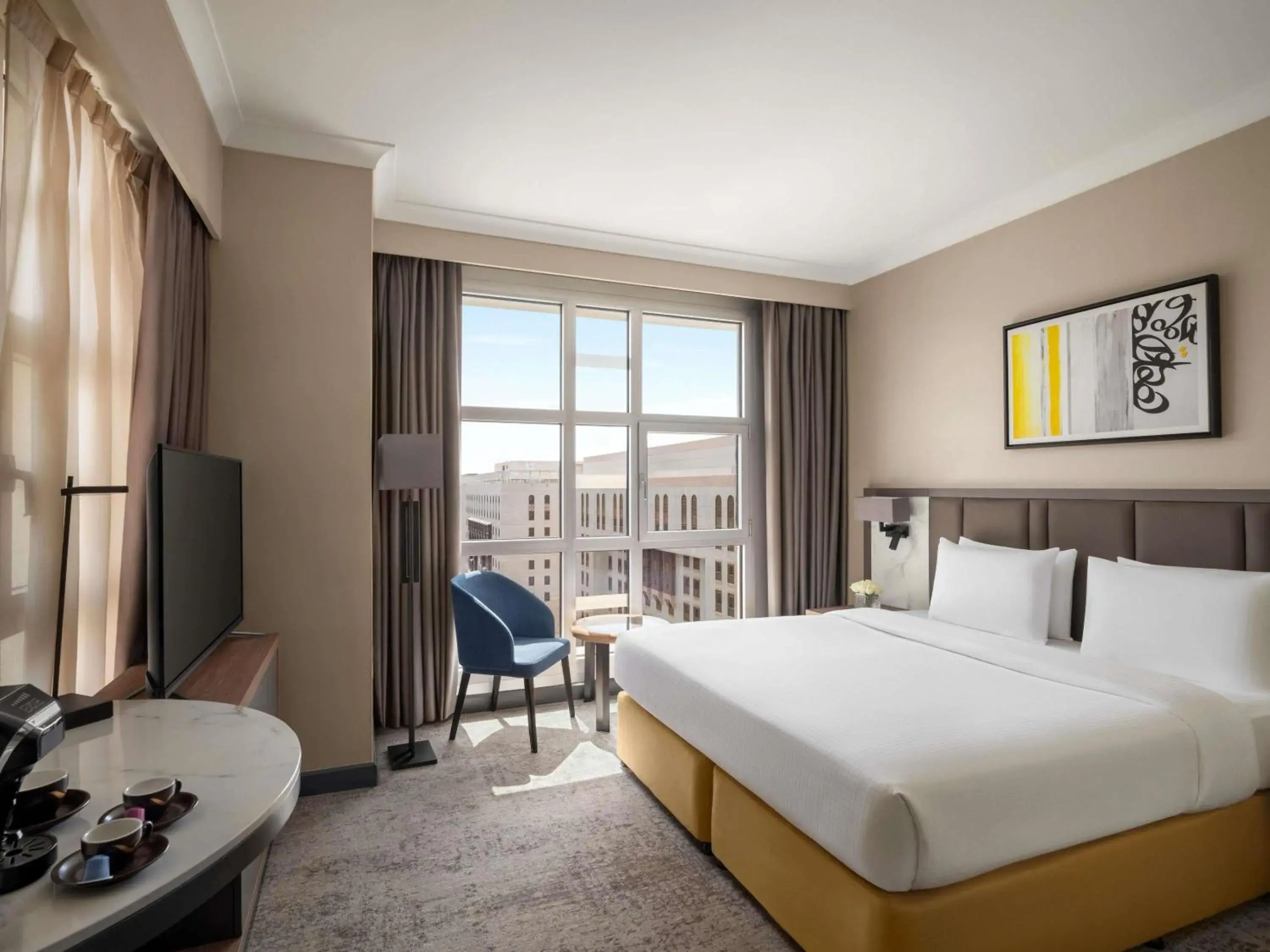 Bedroom, Bed in Anwar Al Madinah Mövenpick Bedroom, Bed in Anwar Al Madinah Mövenpick