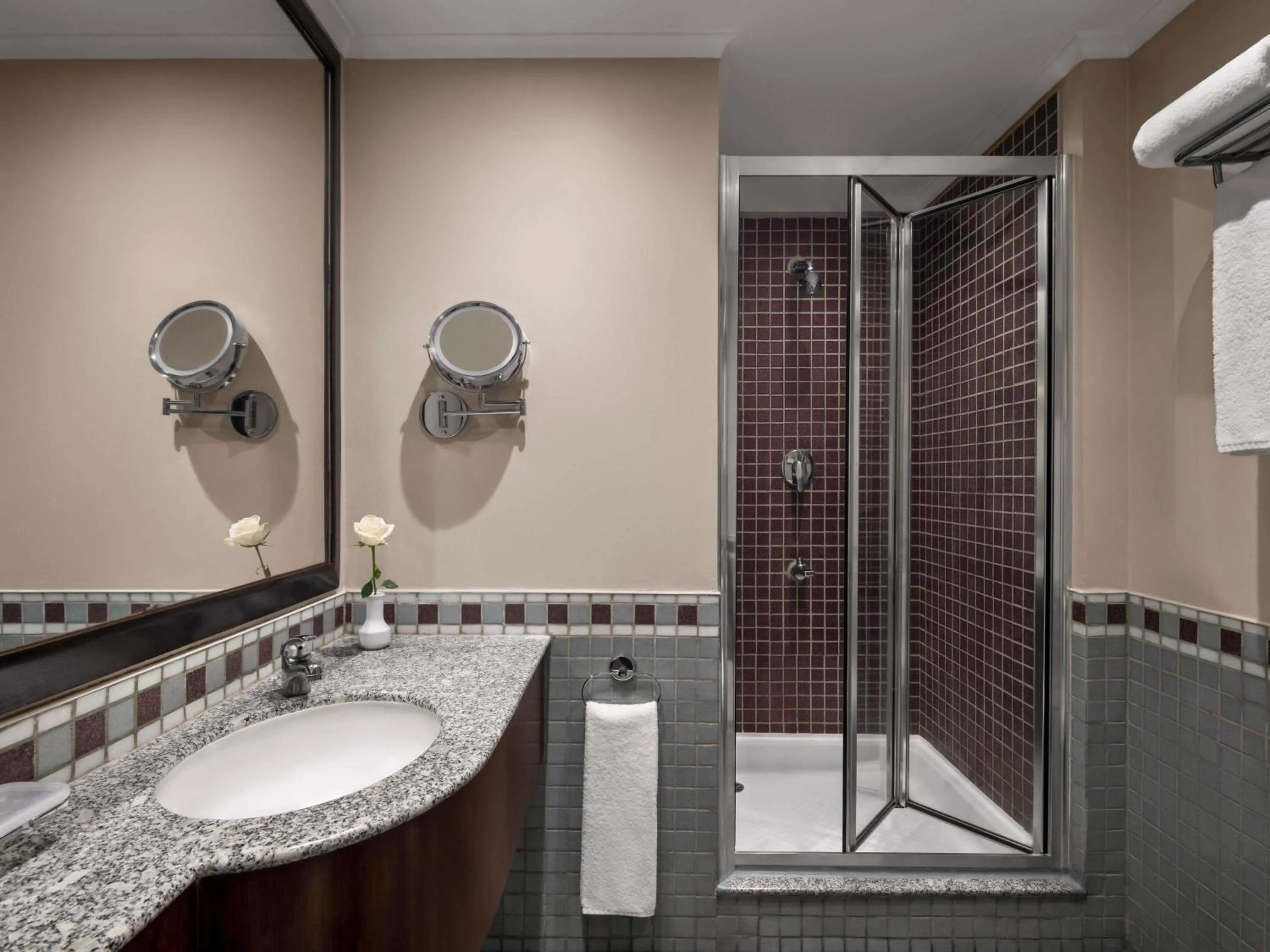 Bedroom in Anwar Al Madinah Mövenpick