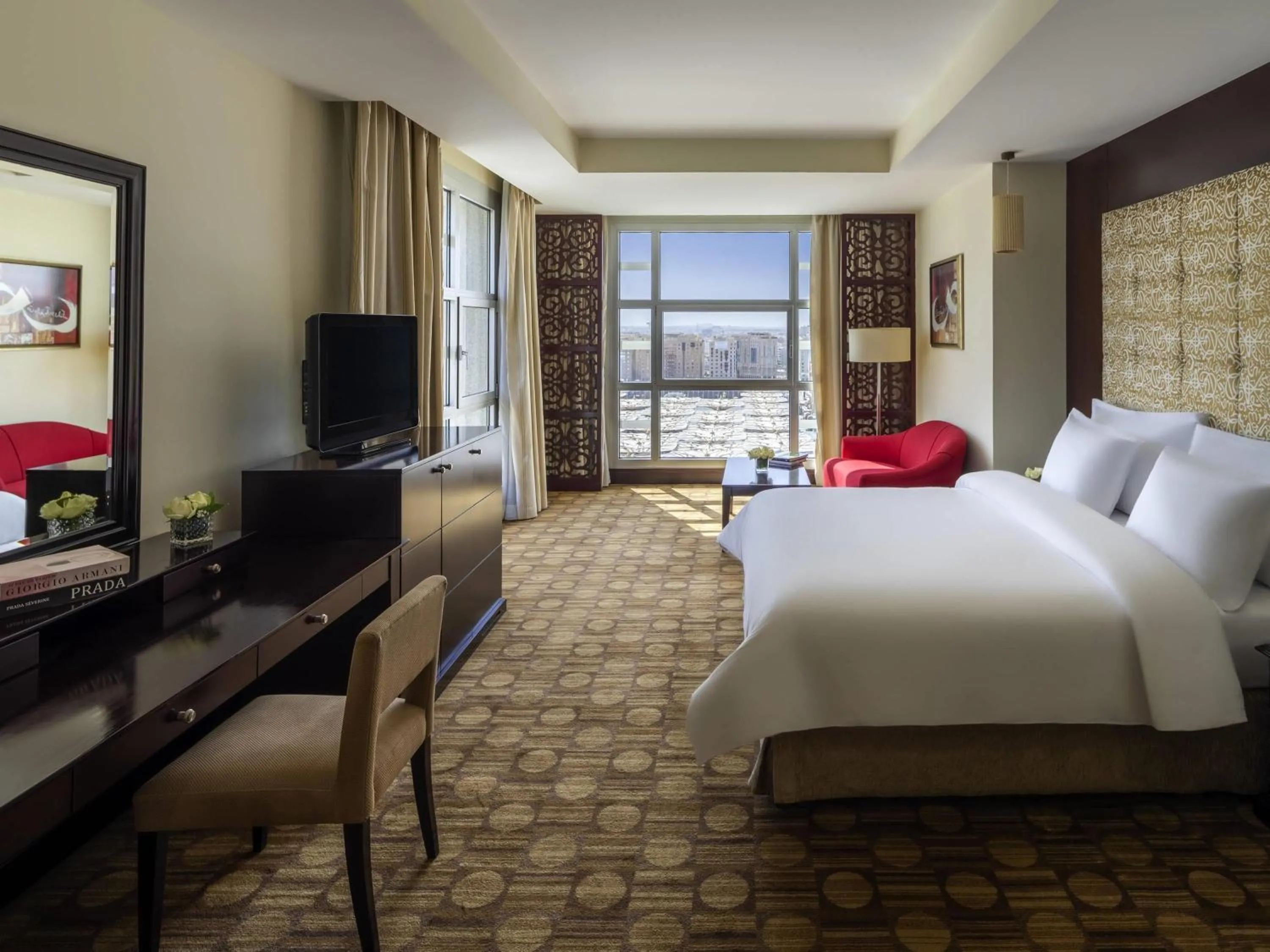 Bedroom, Bed in Anwar Al Madinah Mövenpick