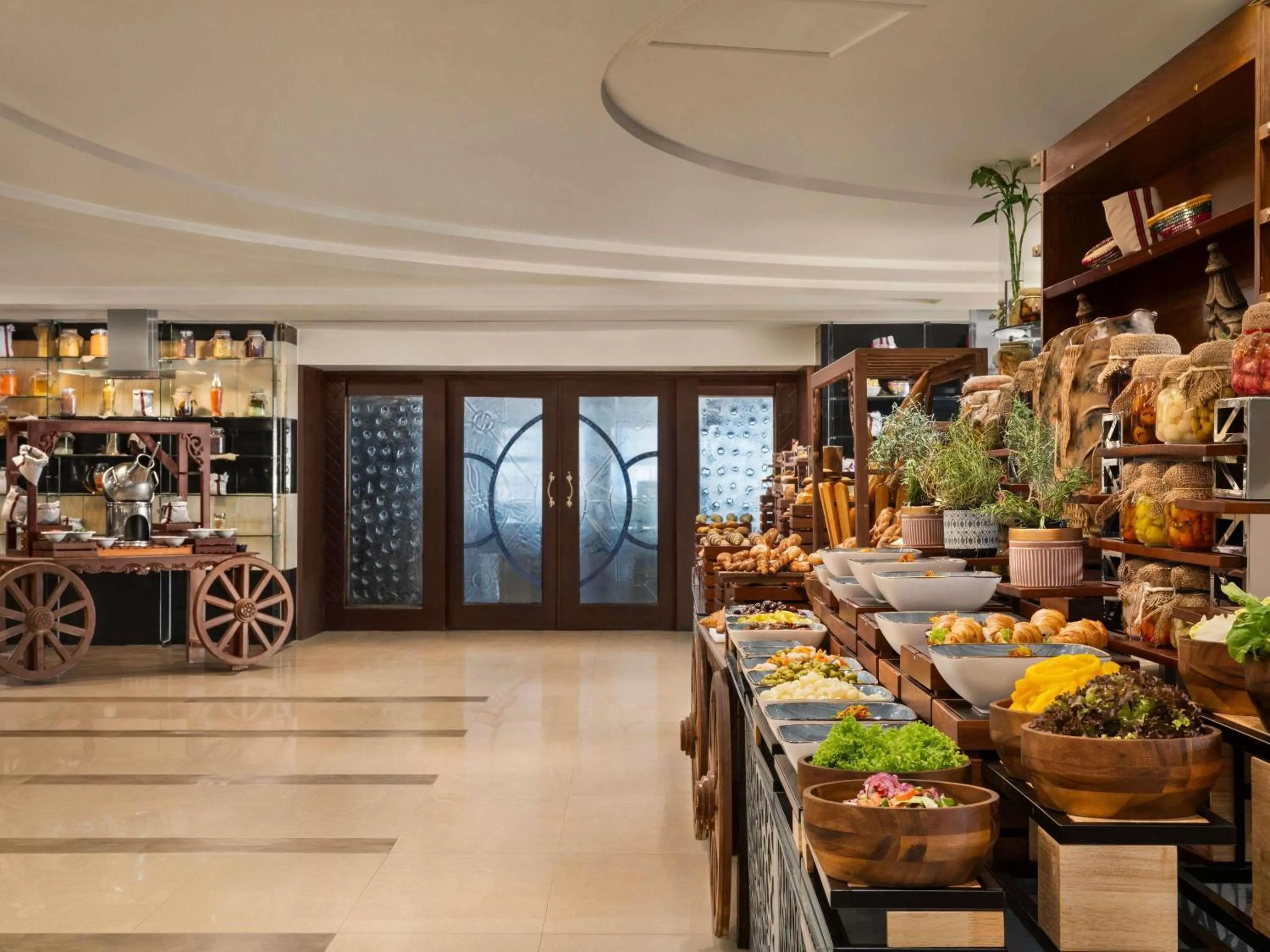 Restaurant/places to eat in Anwar Al Madinah Mövenpick