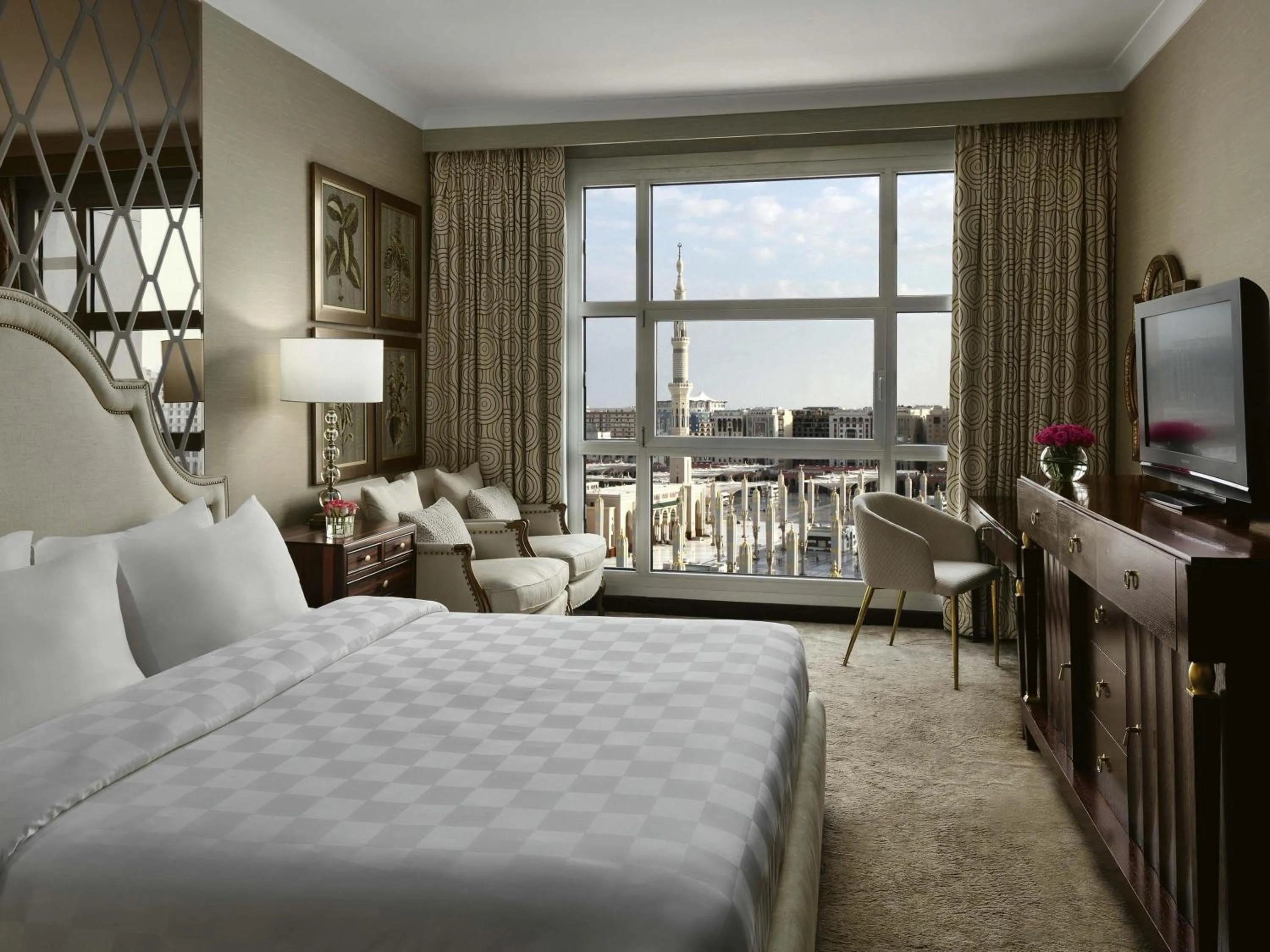 Photo of the whole room, Bed in Anwar Al Madinah Mövenpick