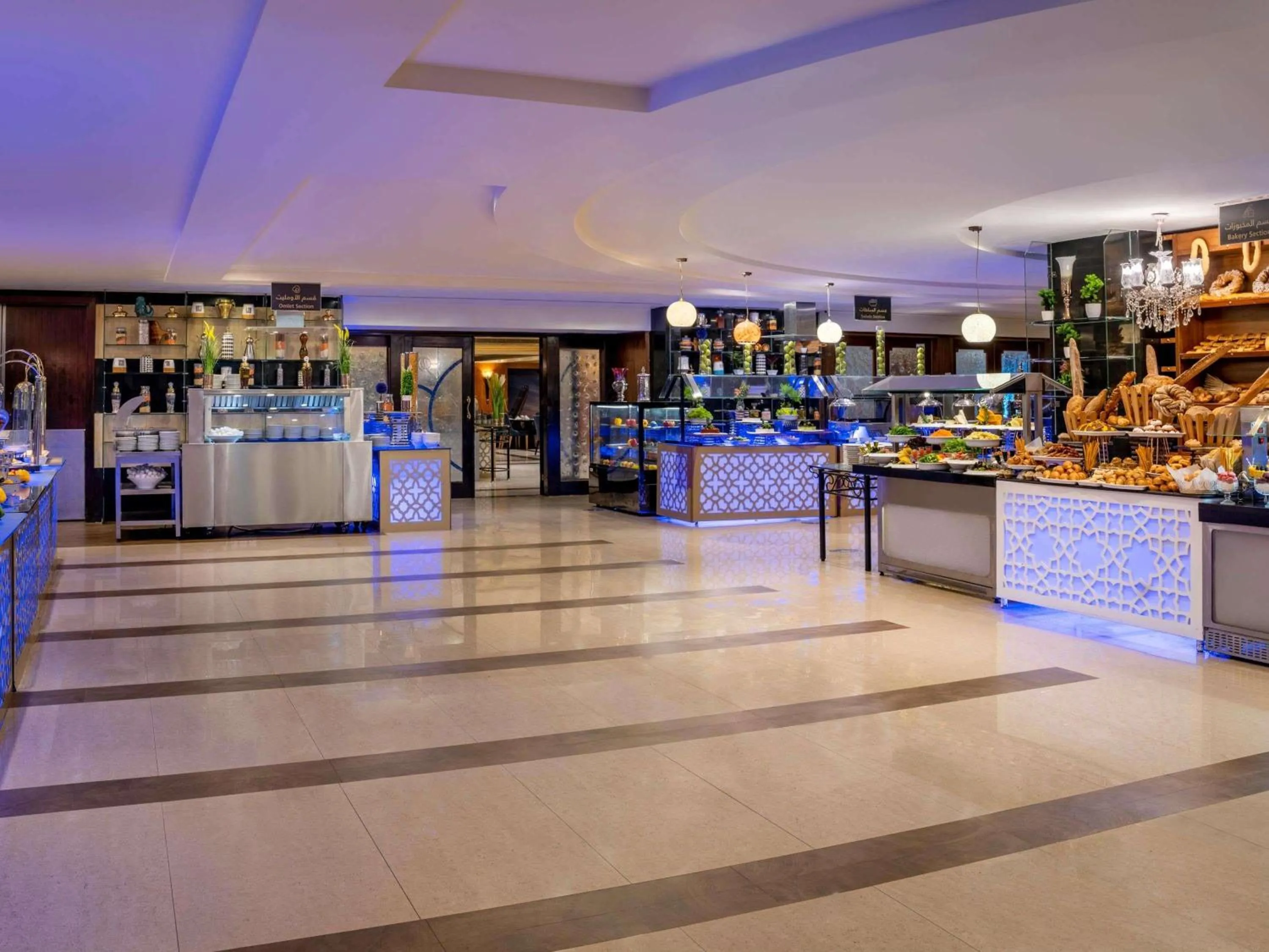 Restaurant/places to eat in Anwar Al Madinah Mövenpick