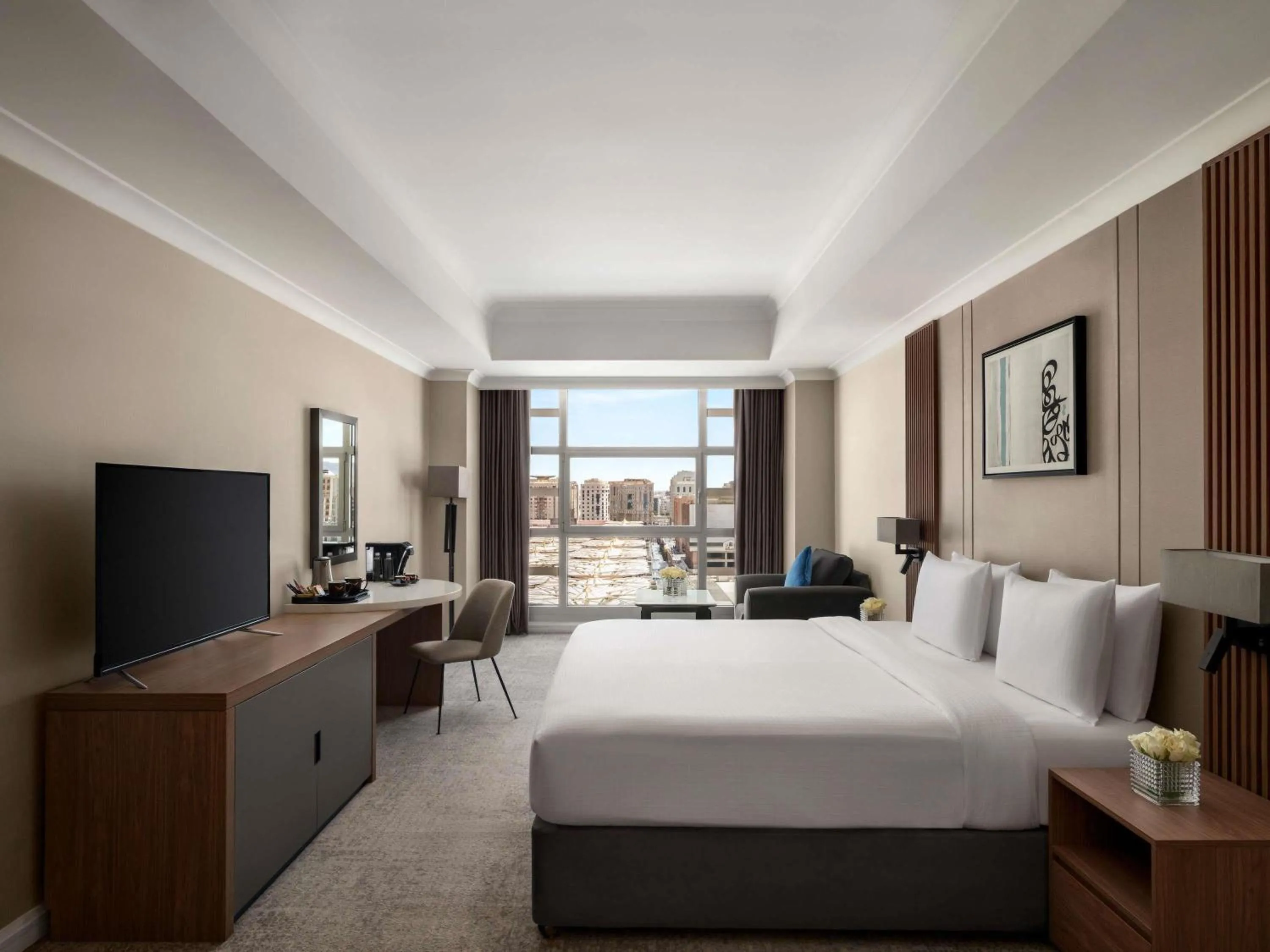 Bedroom, Bed in Anwar Al Madinah Mövenpick