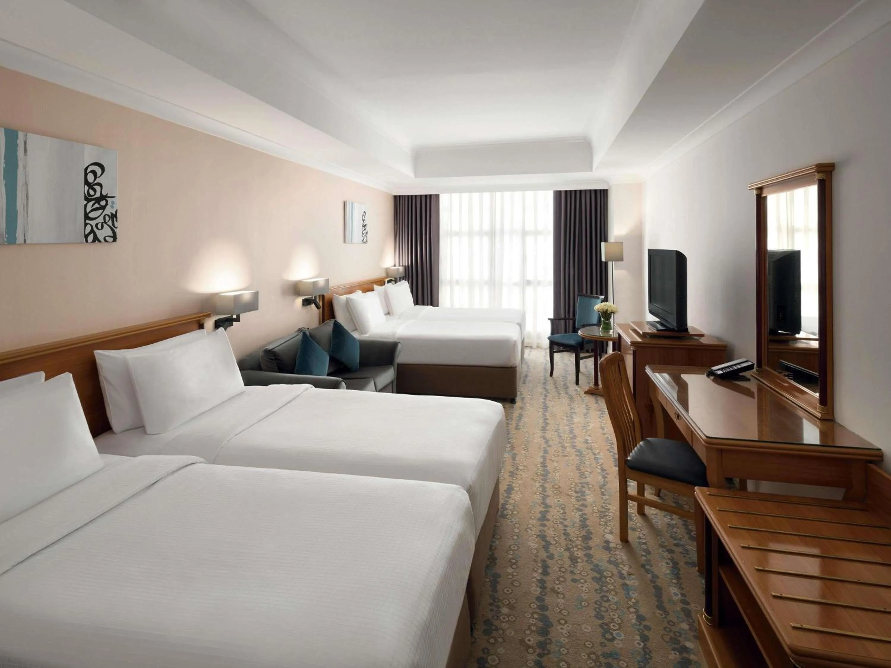 Bedroom, Bed in Anwar Al Madinah Mövenpick