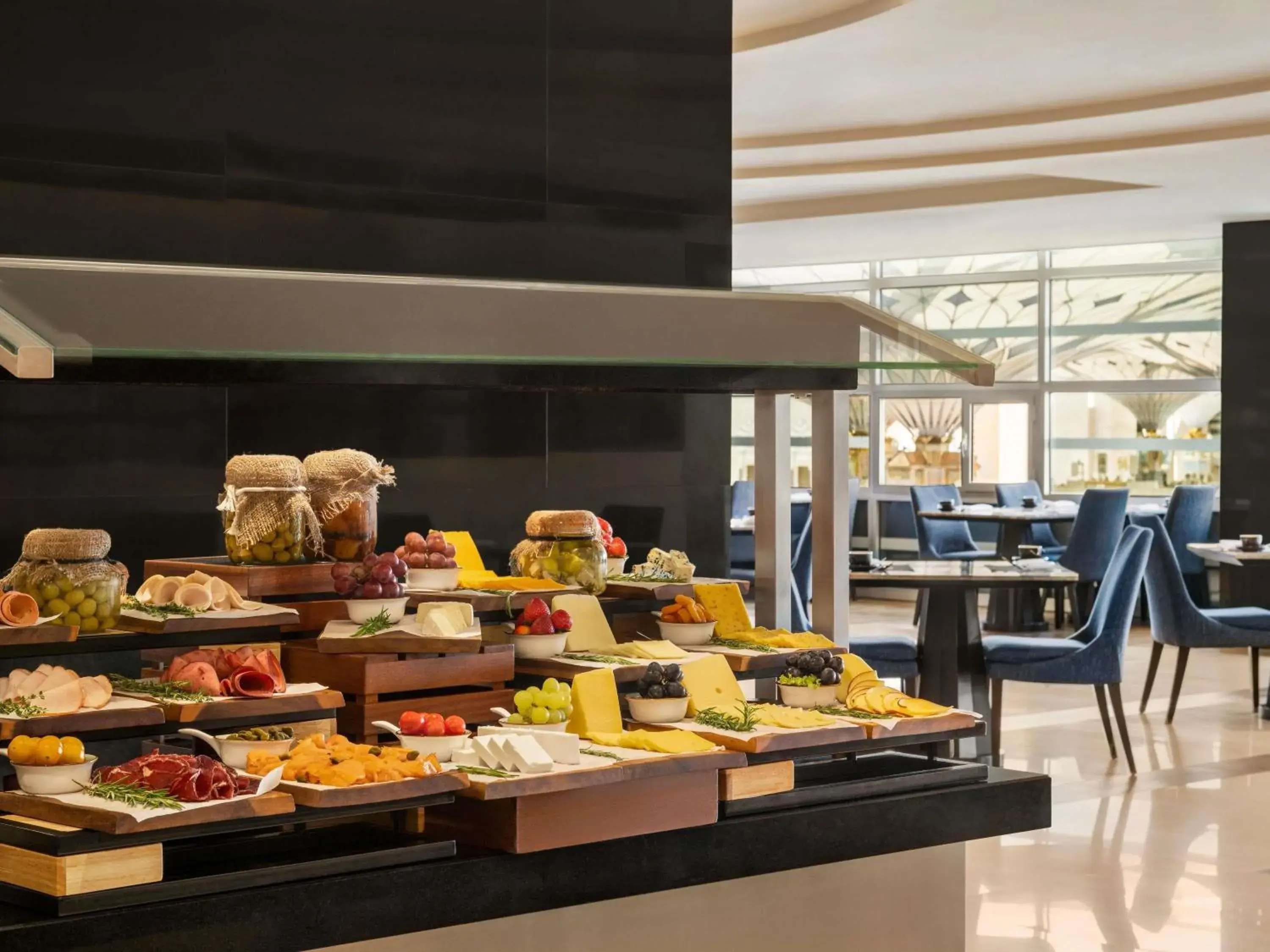 Restaurant/places to eat in Anwar Al Madinah Mövenpick Restaurant/places to eat in Anwar Al Madinah Mövenpick